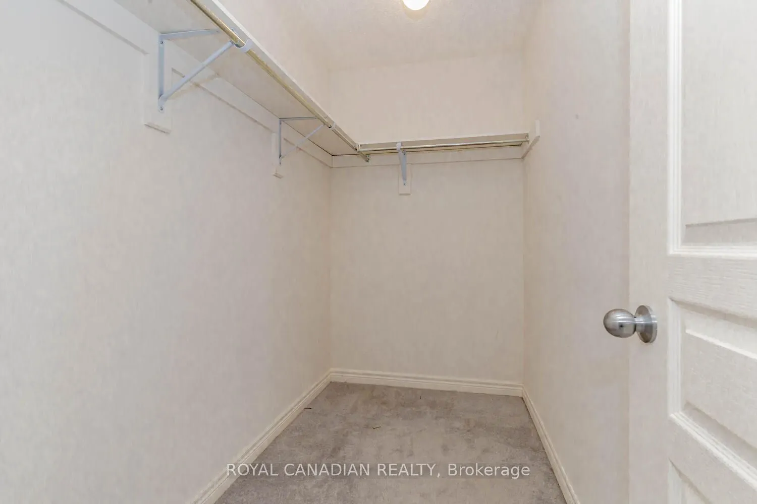 1467 Pratt Heights