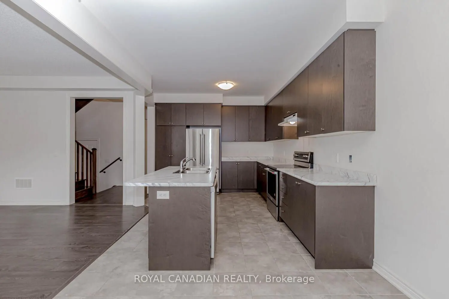 1467 Pratt Heights