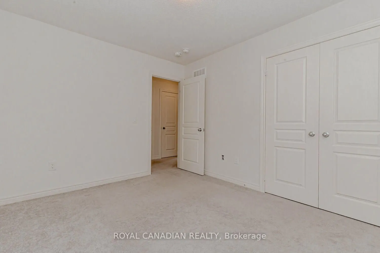 1467 Pratt Heights