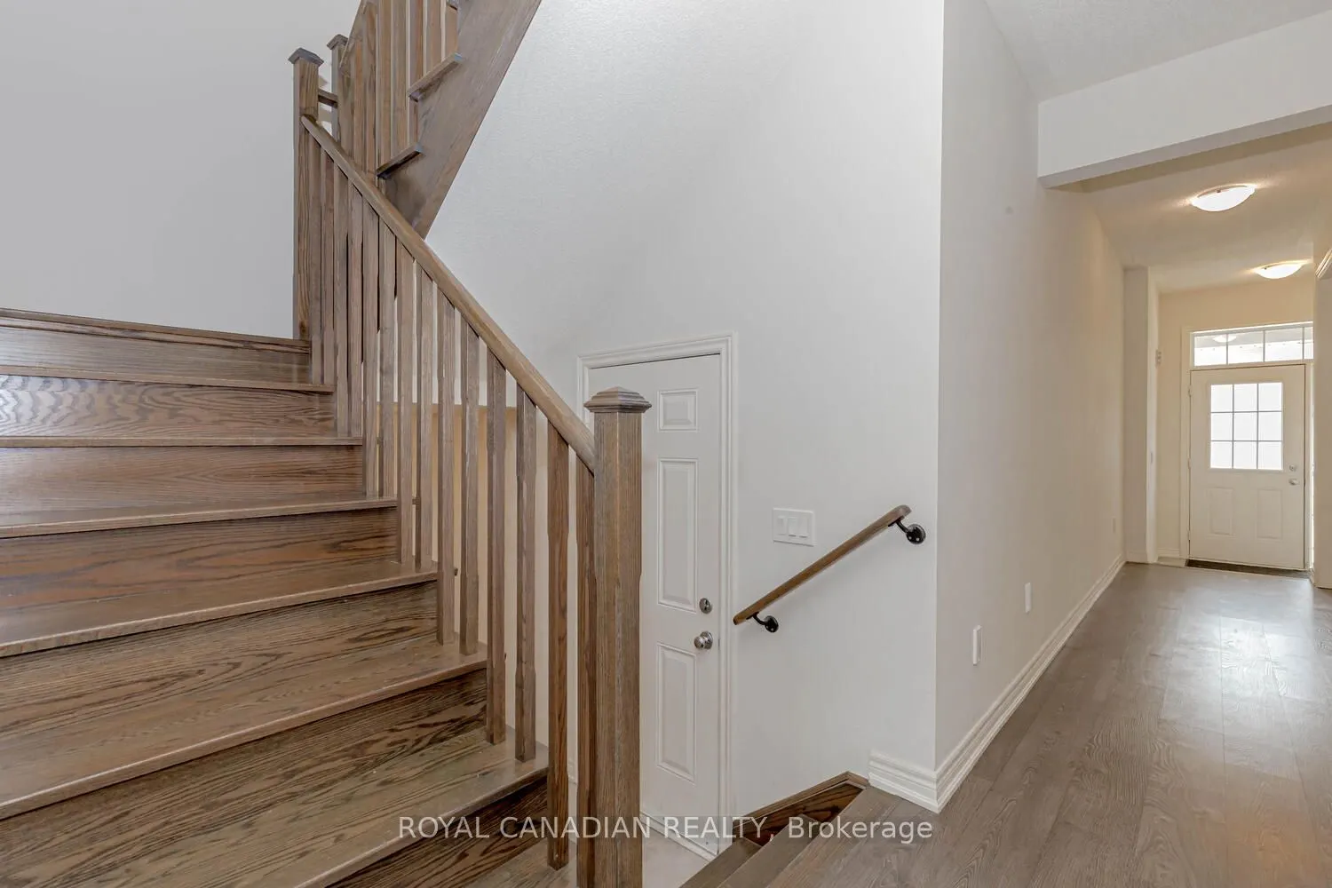 1467 Pratt Heights