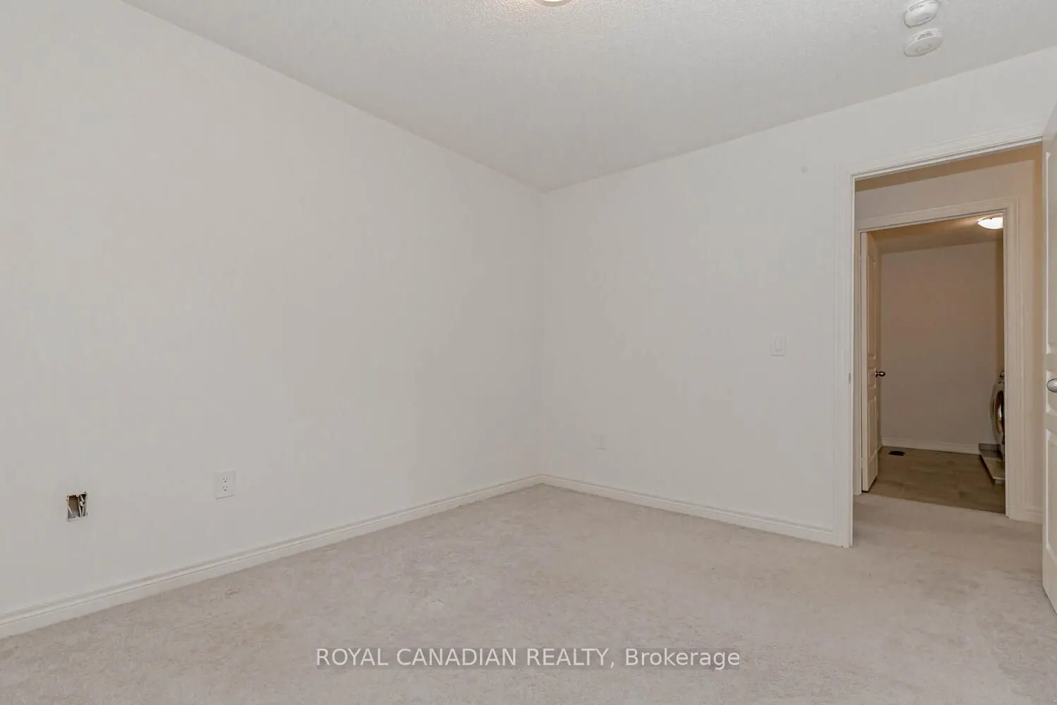 1467 Pratt Heights
