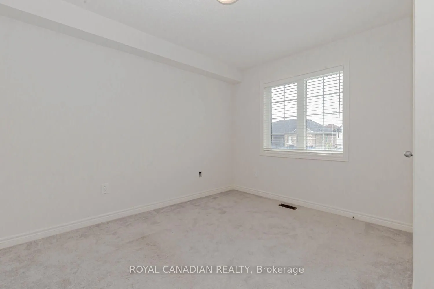 1467 Pratt Heights