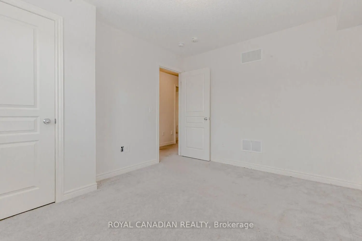 1467 Pratt Heights