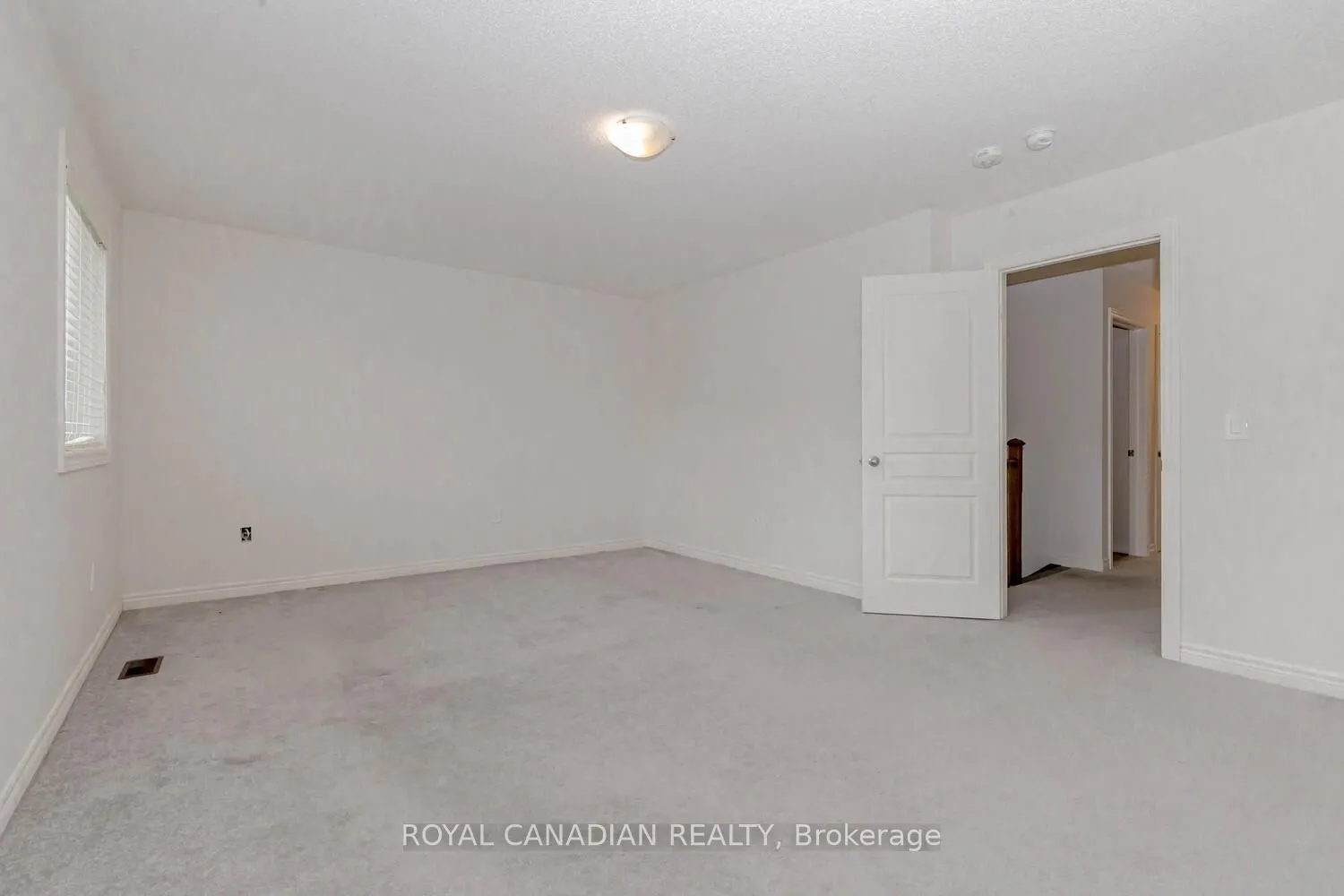 1467 Pratt Heights