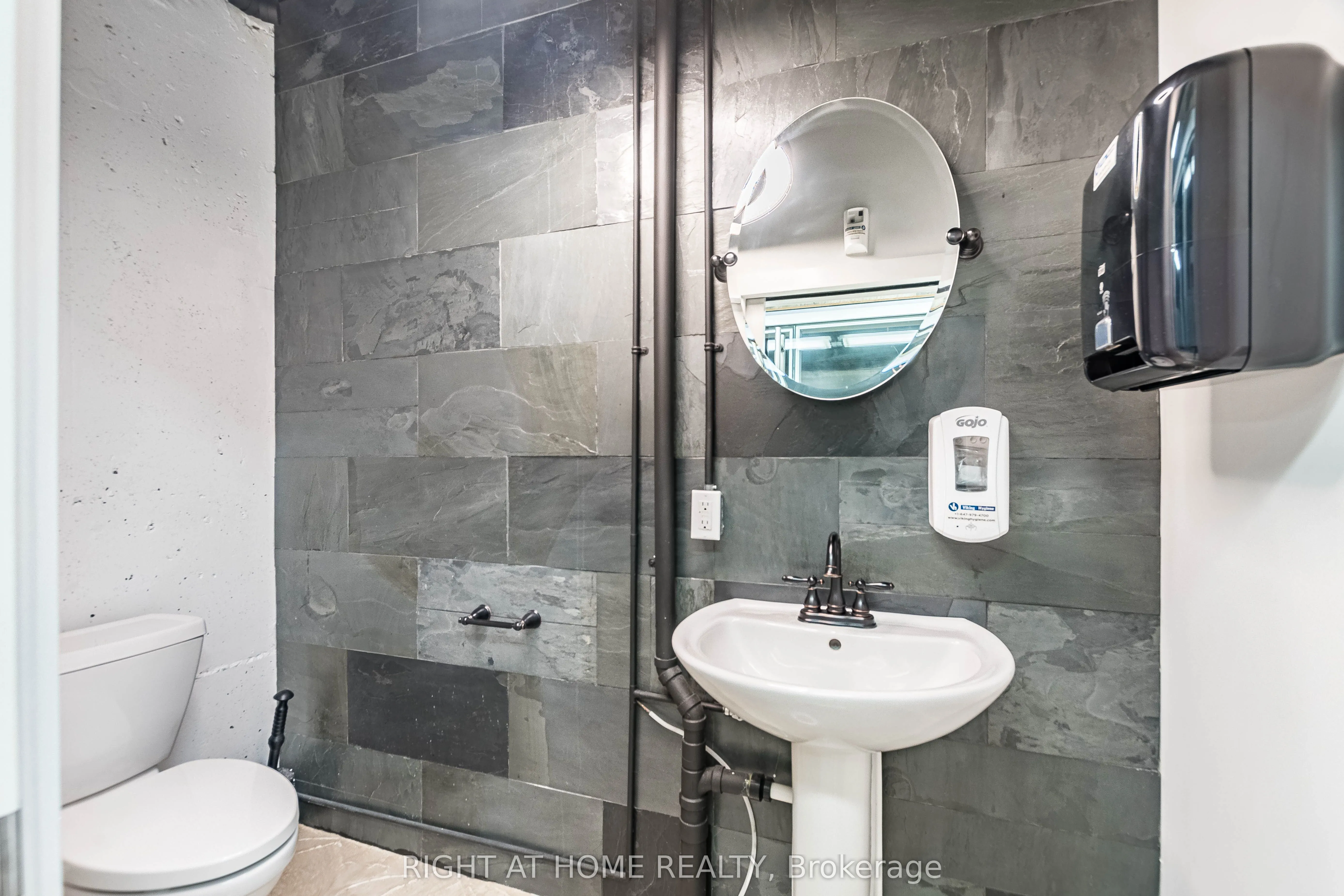 49 Hillcrest Avenue, #104