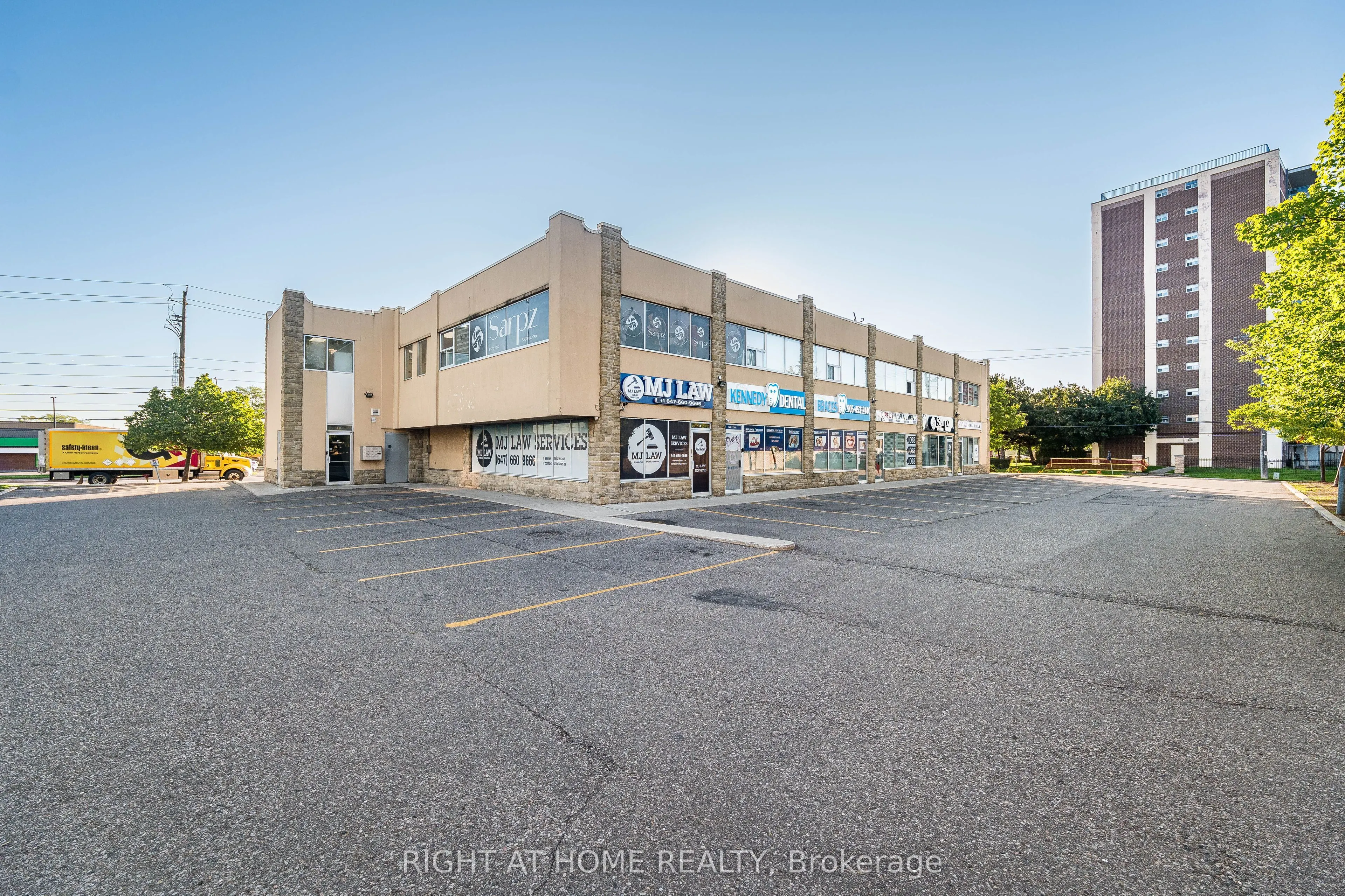 49 Hillcrest Avenue, #104