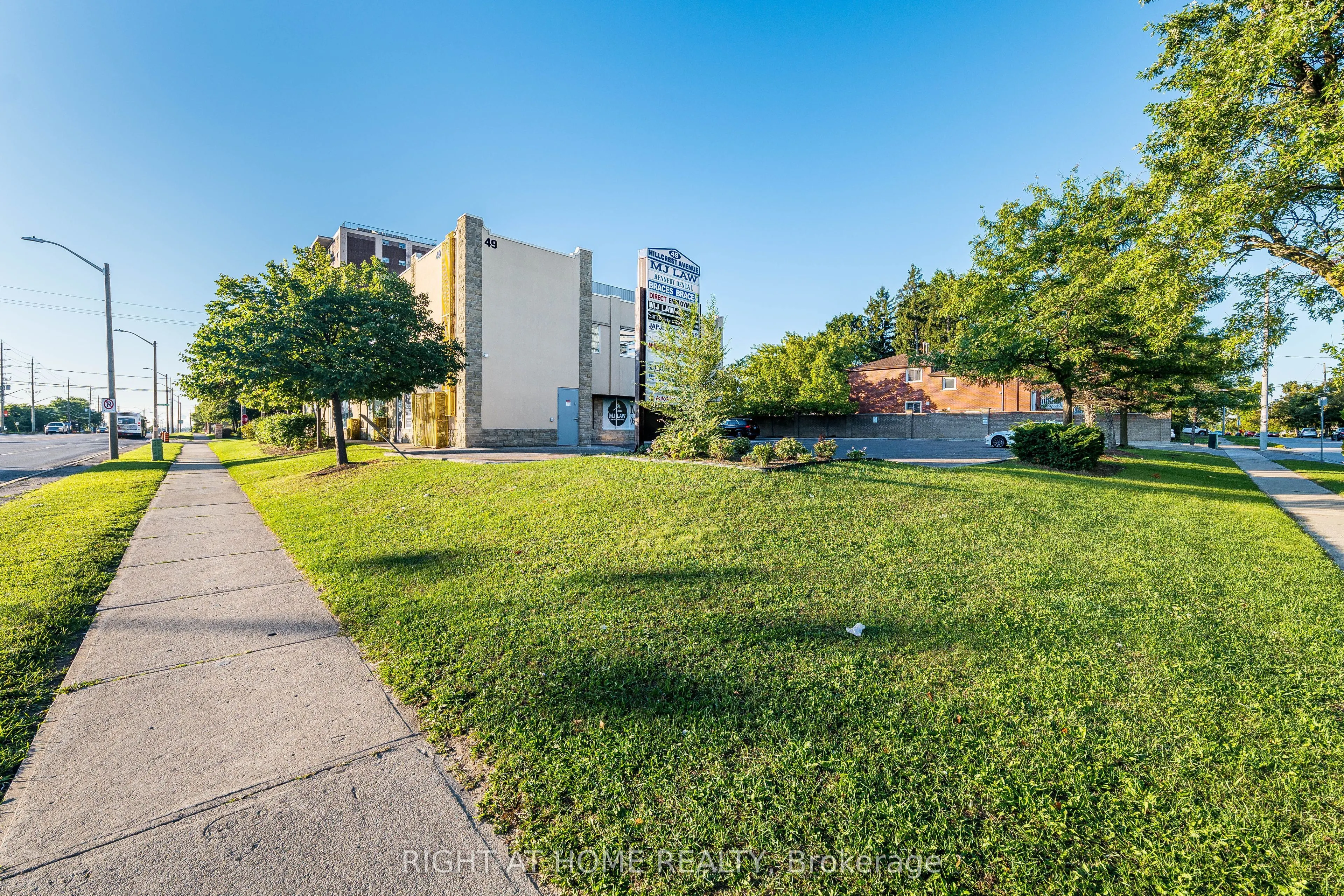 49 Hillcrest Avenue, #104
