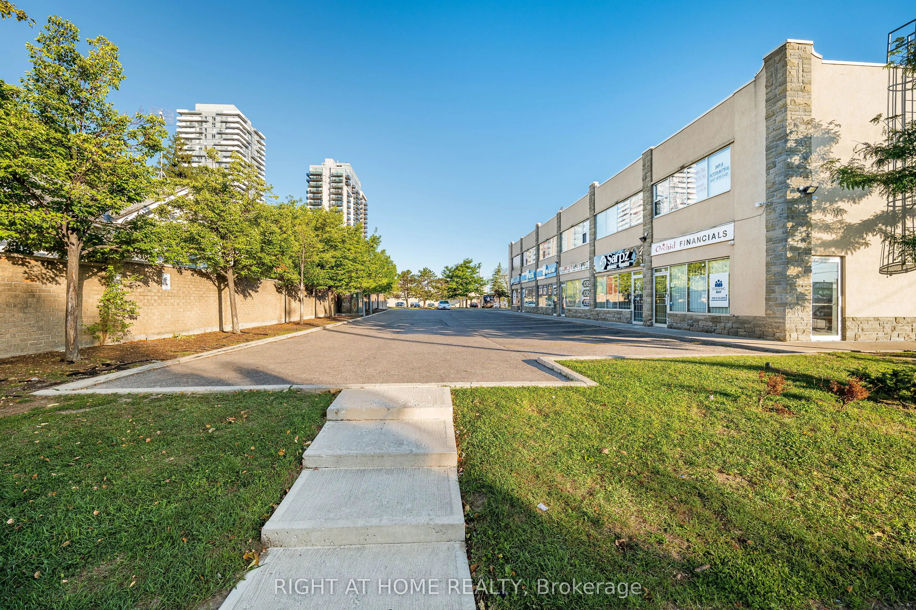49 Hillcrest Avenue, #104