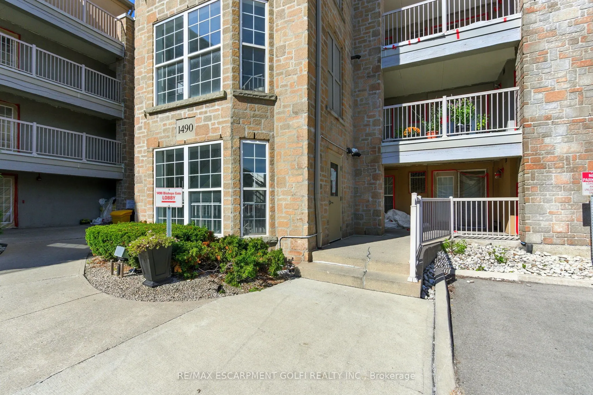 1490 Bishops Gate, #305