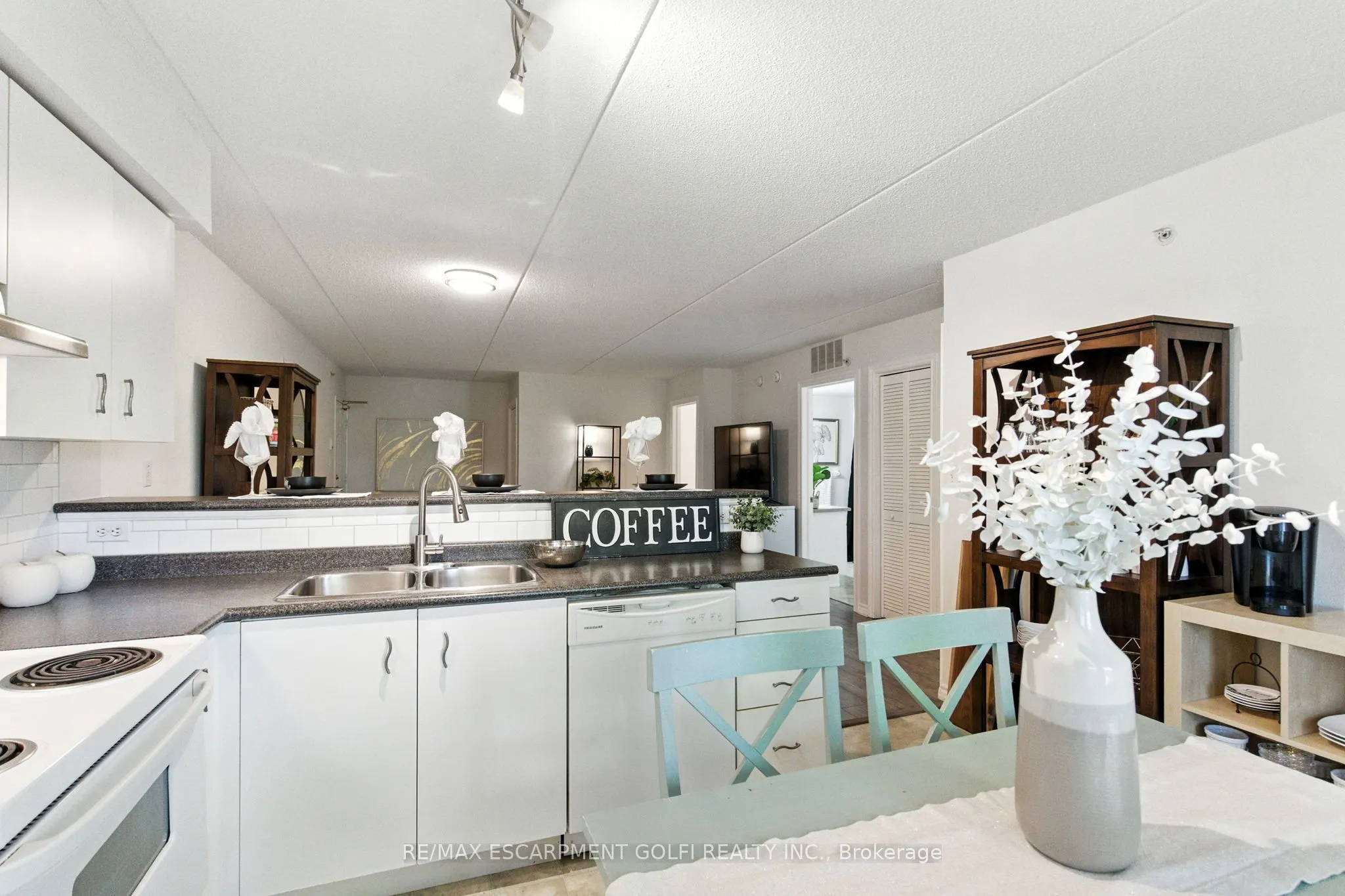 1490 Bishops Gate, #305