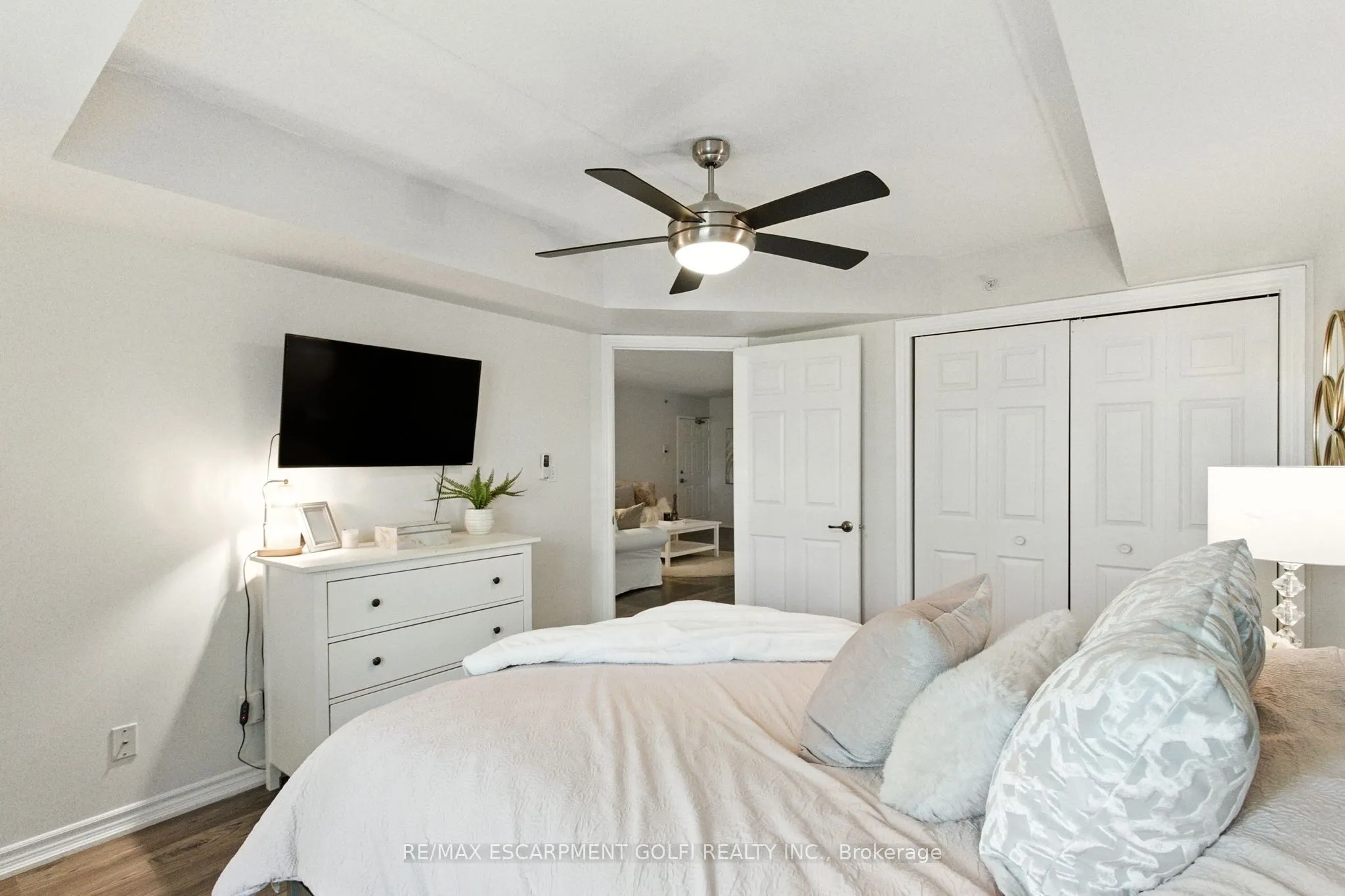 1490 Bishops Gate, #305