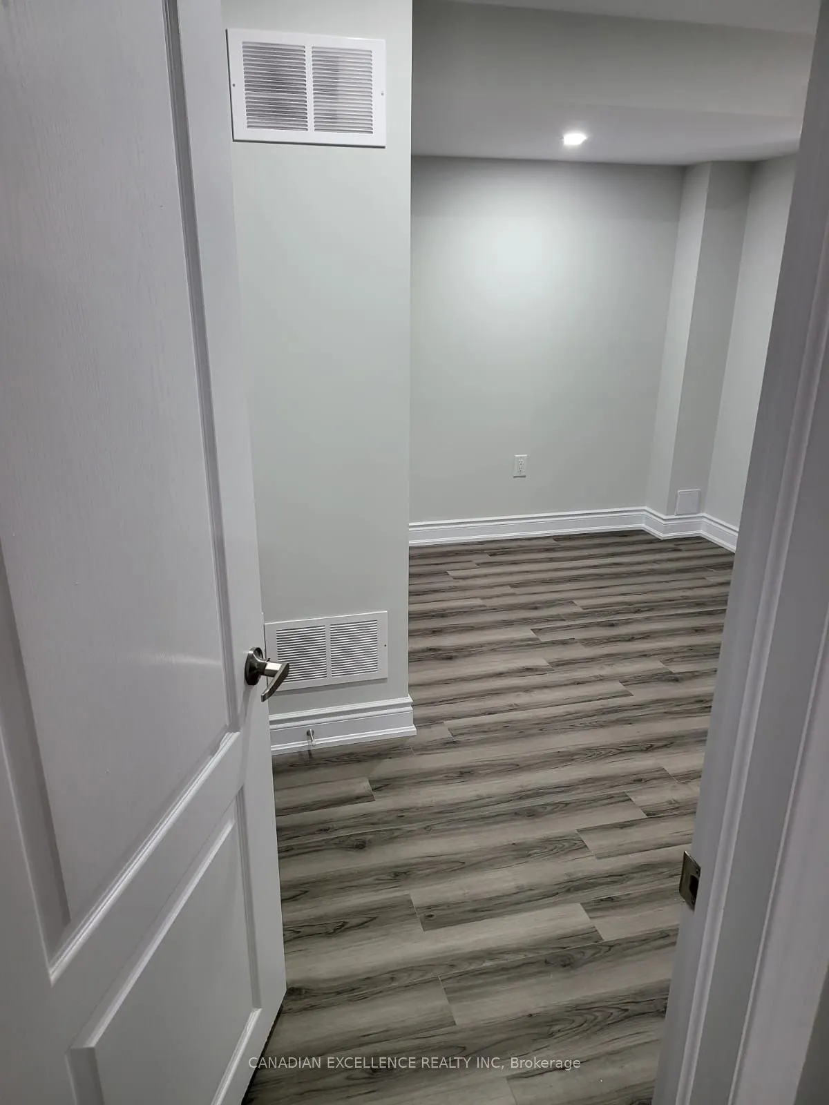 11 Lockheed (Basement) Crescent, #Basement