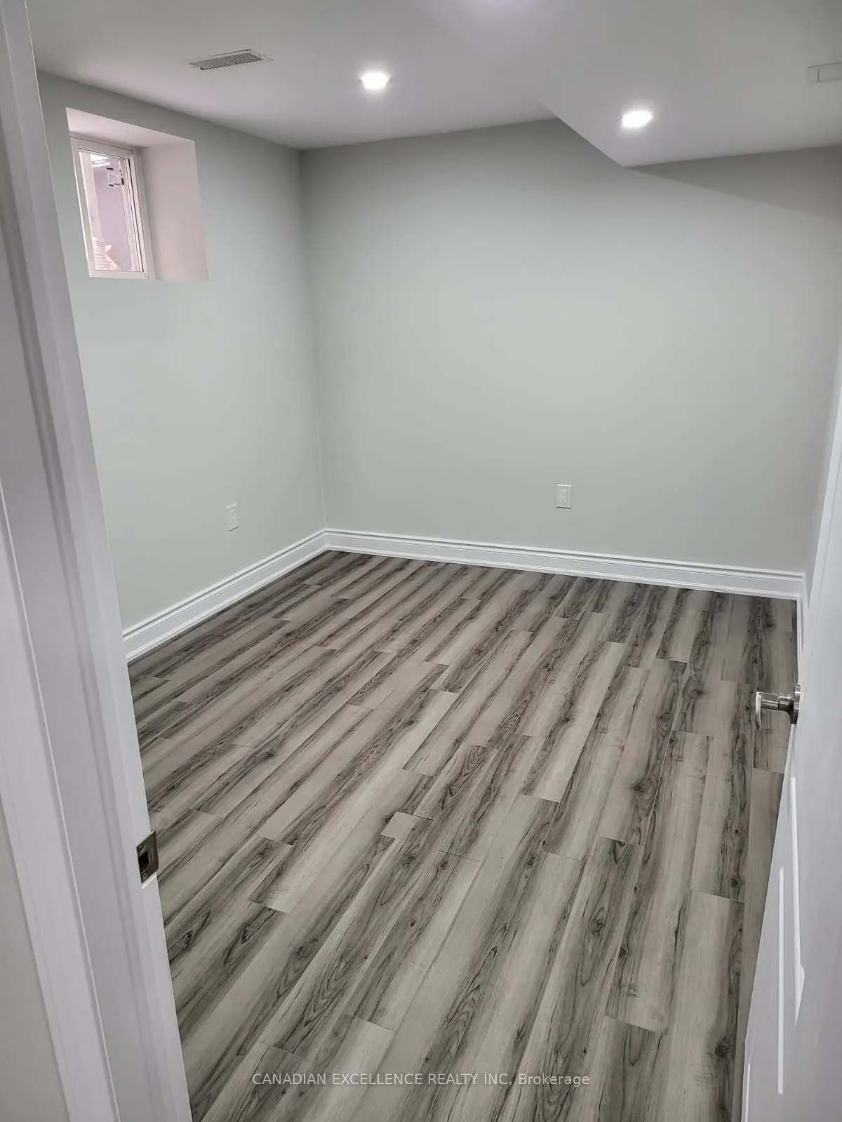 11 Lockheed (Basement) Crescent, #Basement