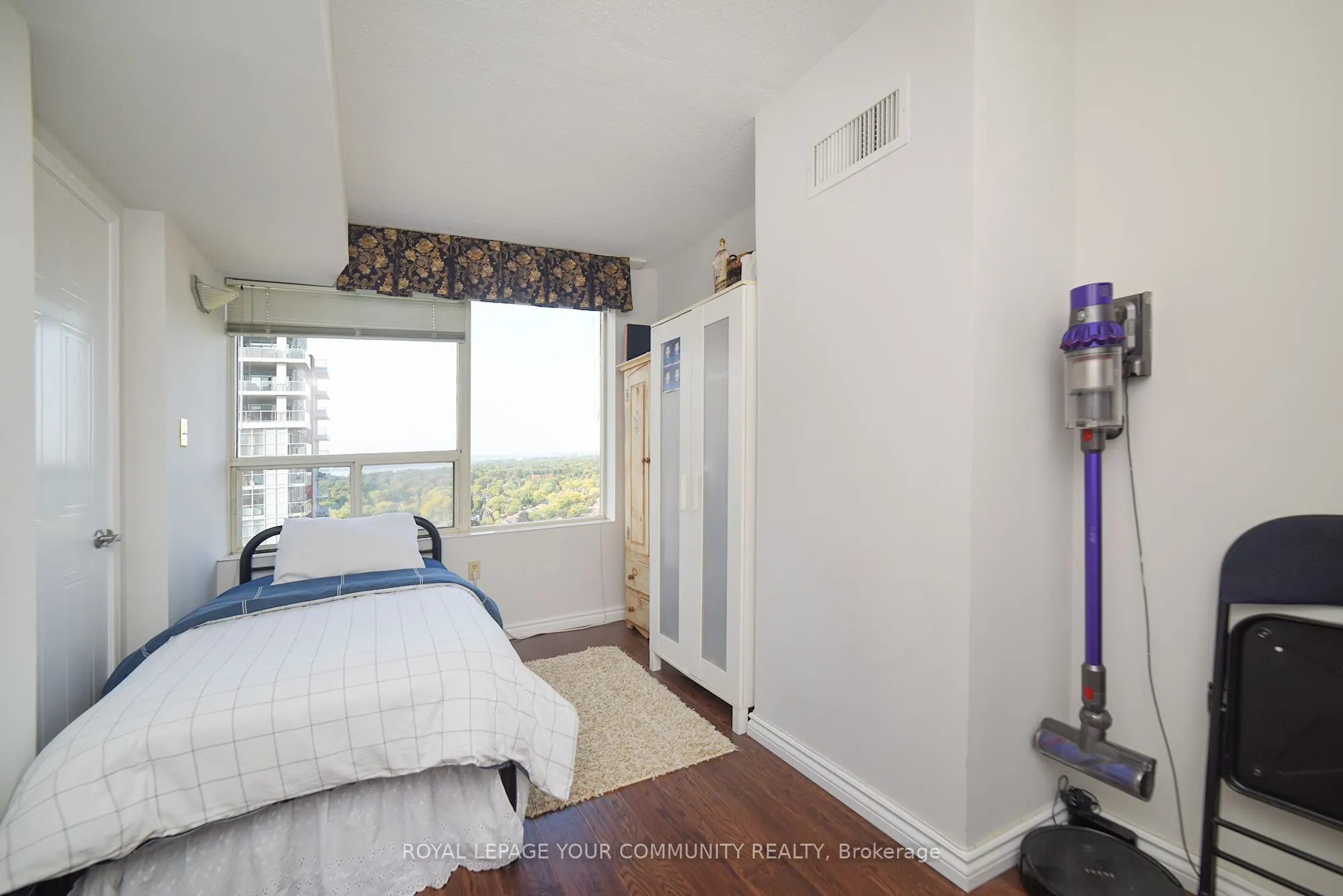 1270 Maple Crossing Boulevard, #1808