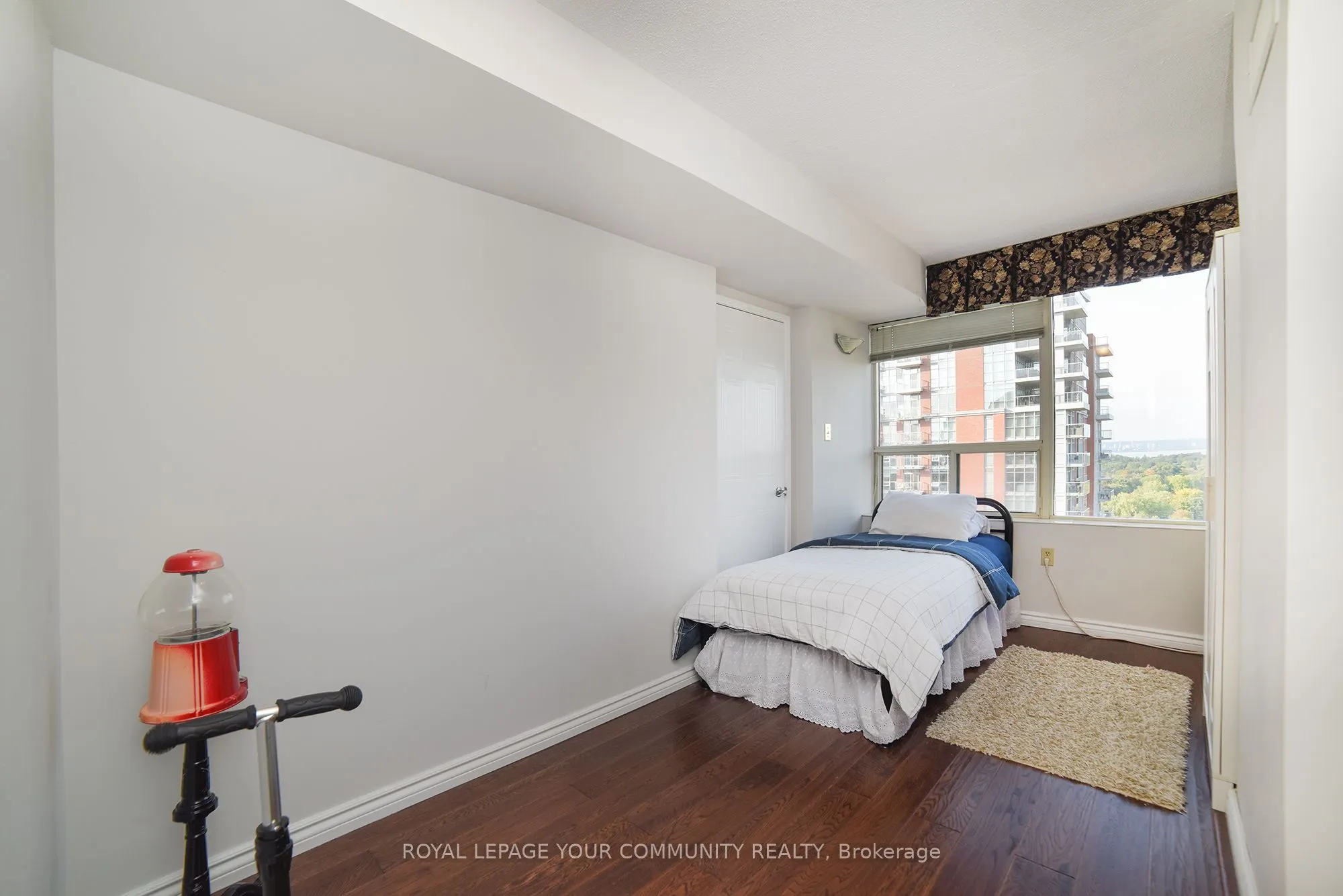 1270 Maple Crossing Boulevard, #1808