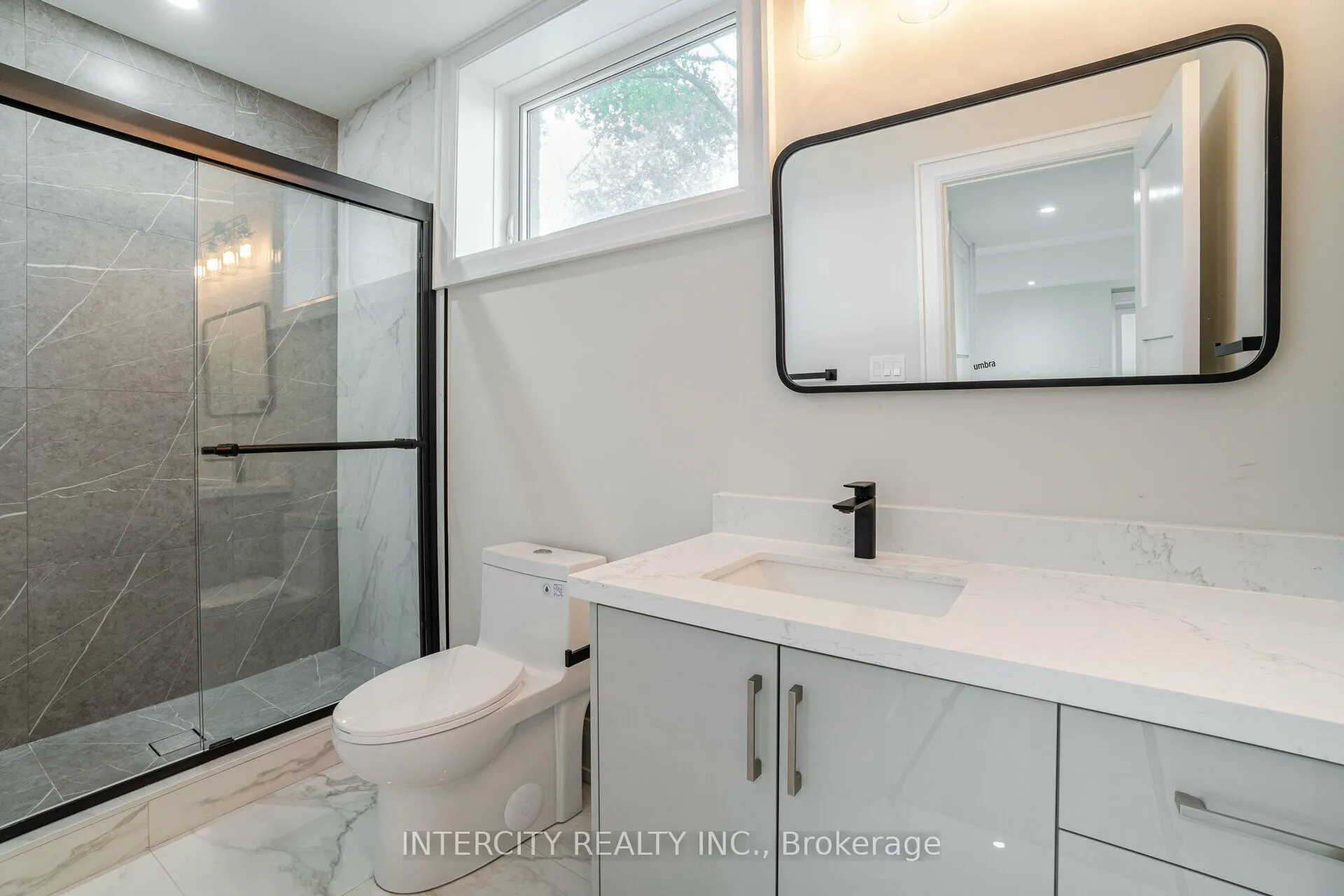 23 Lockheed Boulevard S