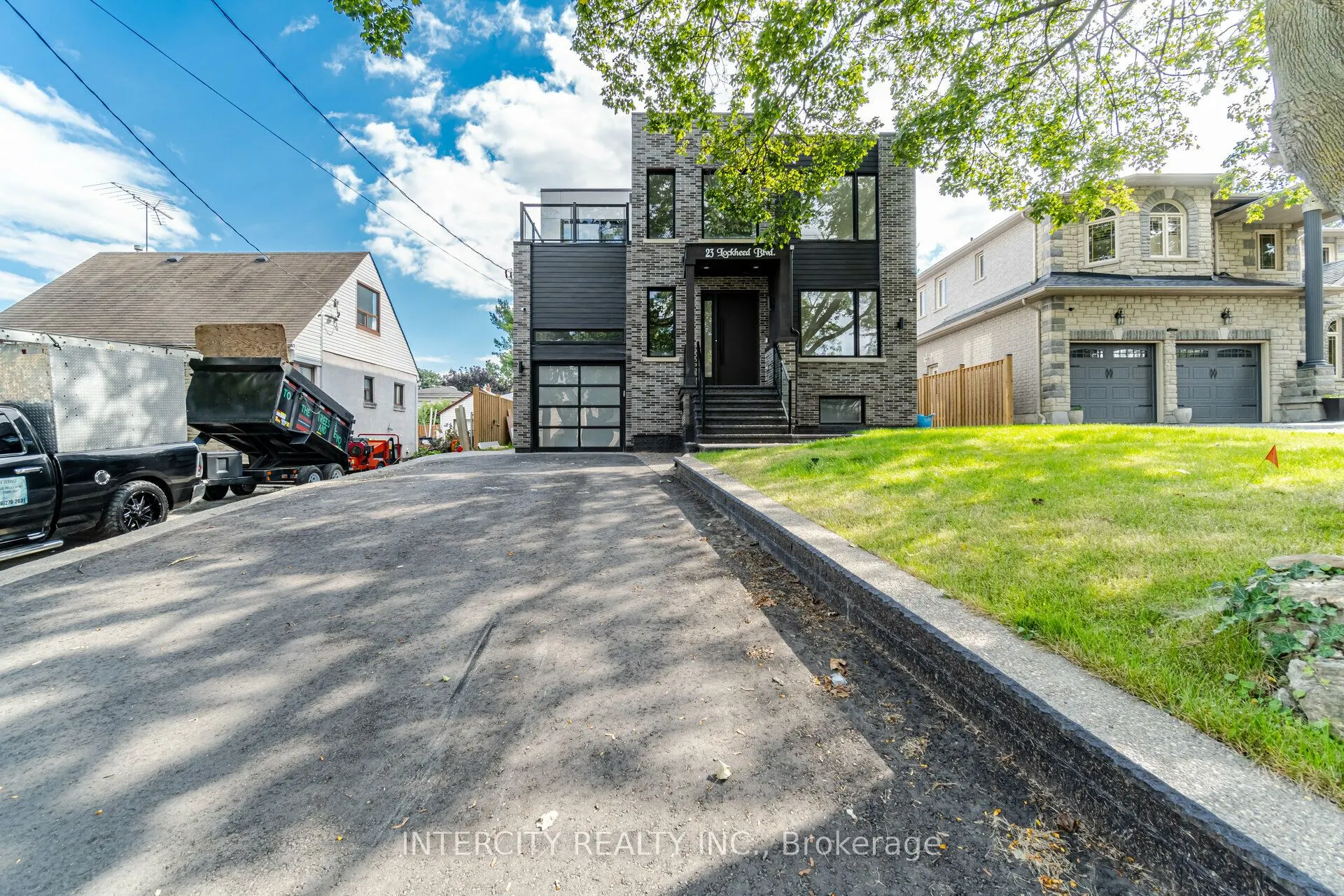 23 Lockheed Boulevard S