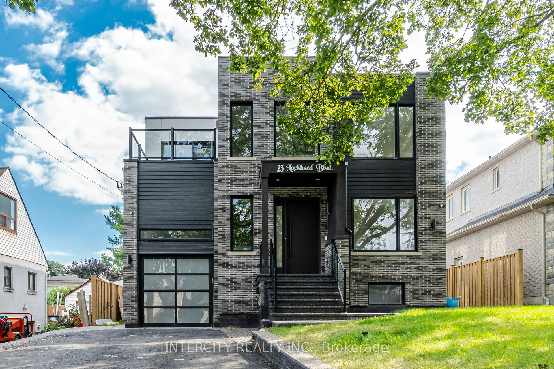 23 Lockheed Boulevard S
