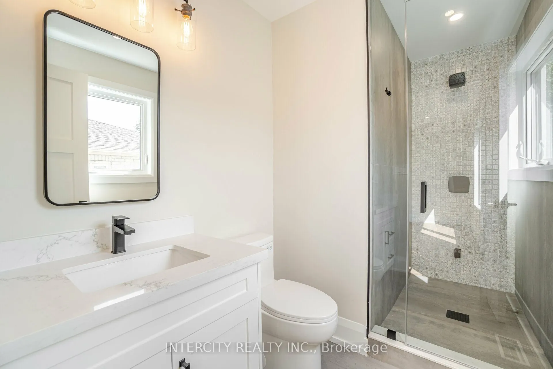23 Lockheed Boulevard S