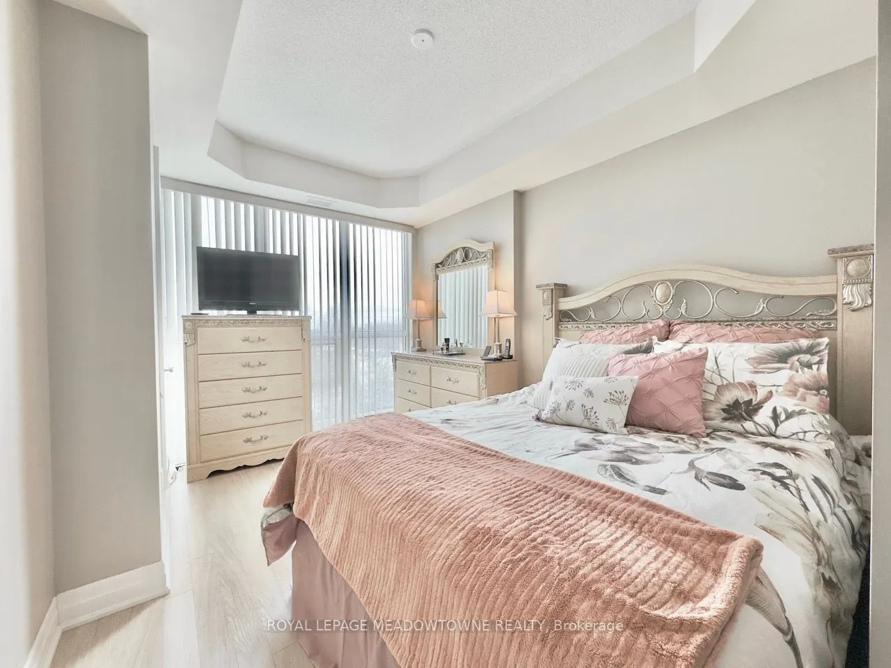 100 John Street, #403