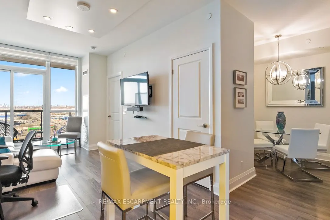 15 Zorra Street, #1608