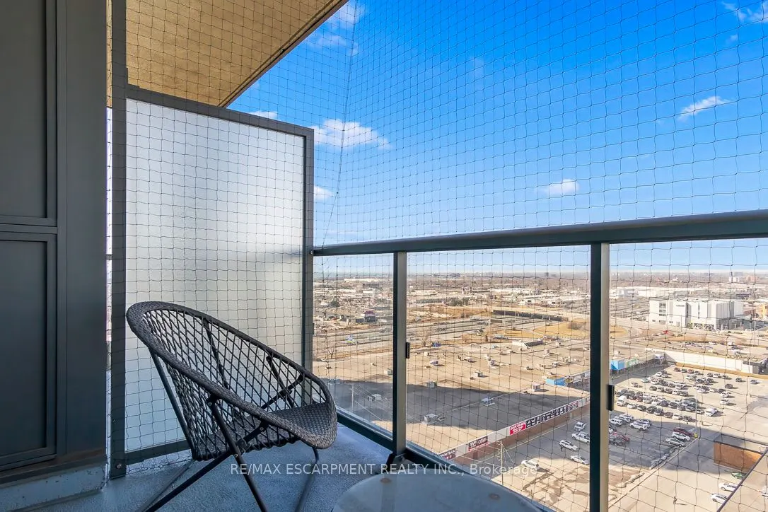 15 Zorra Street, #1608