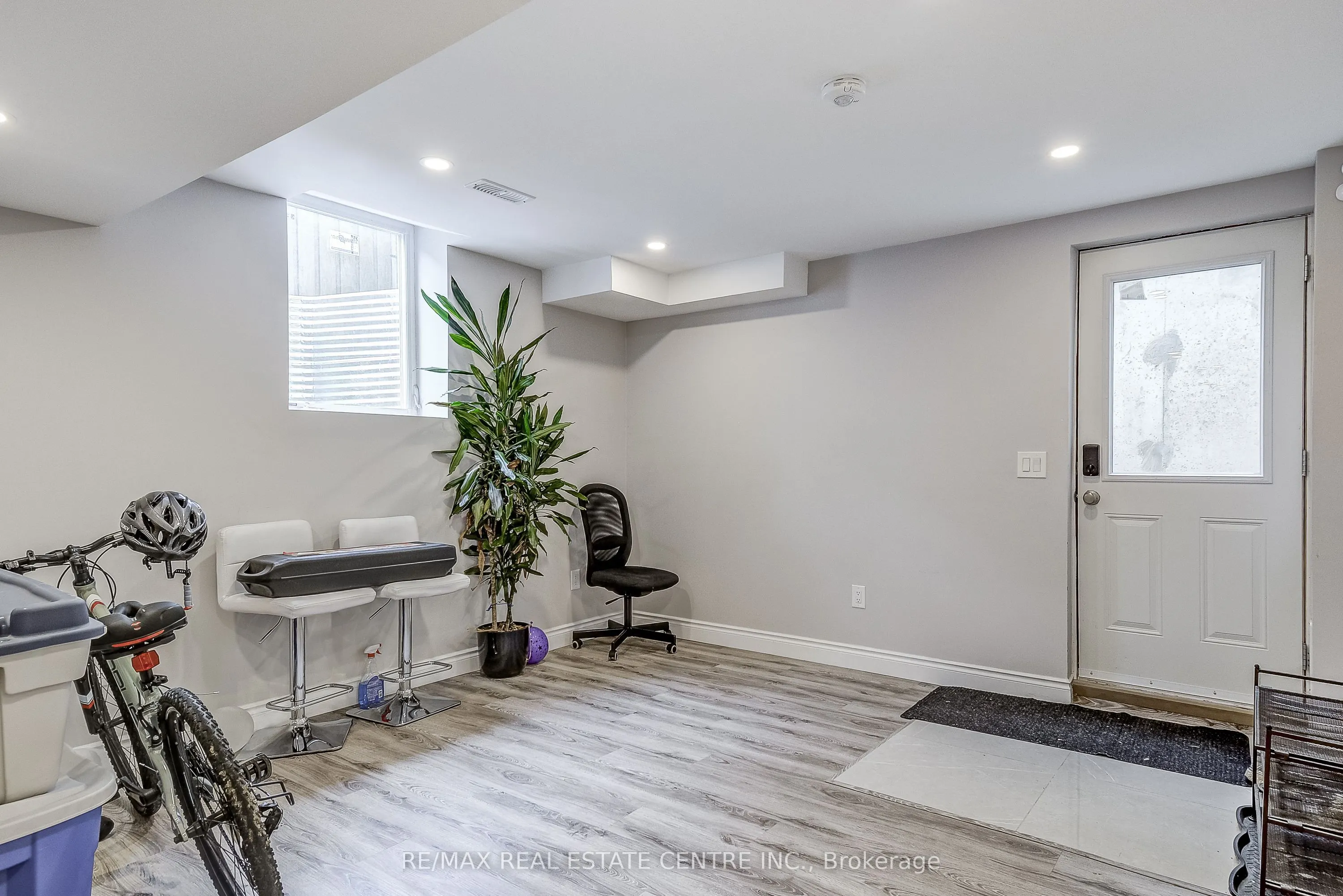 1578 Leger Way