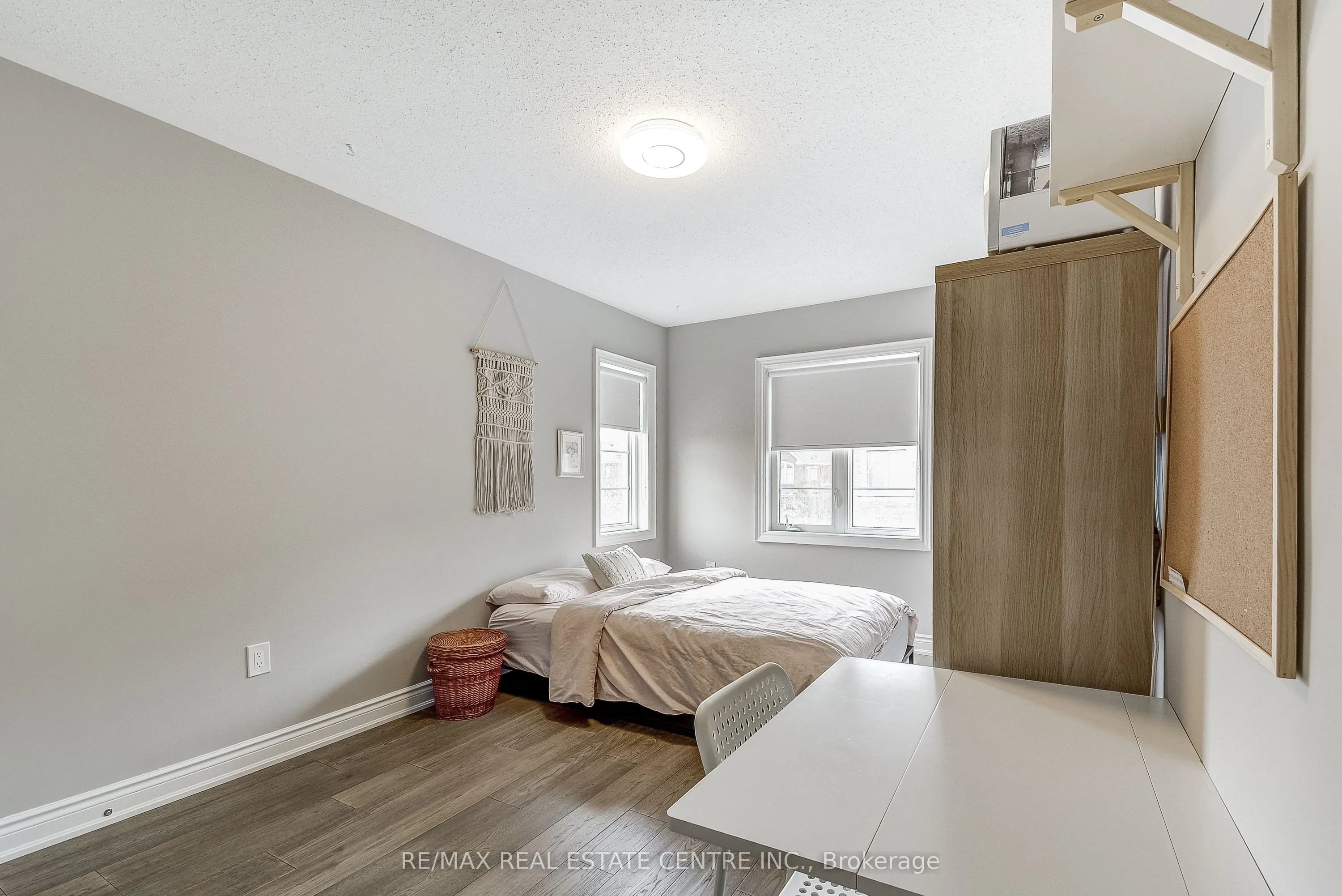 1578 Leger Way