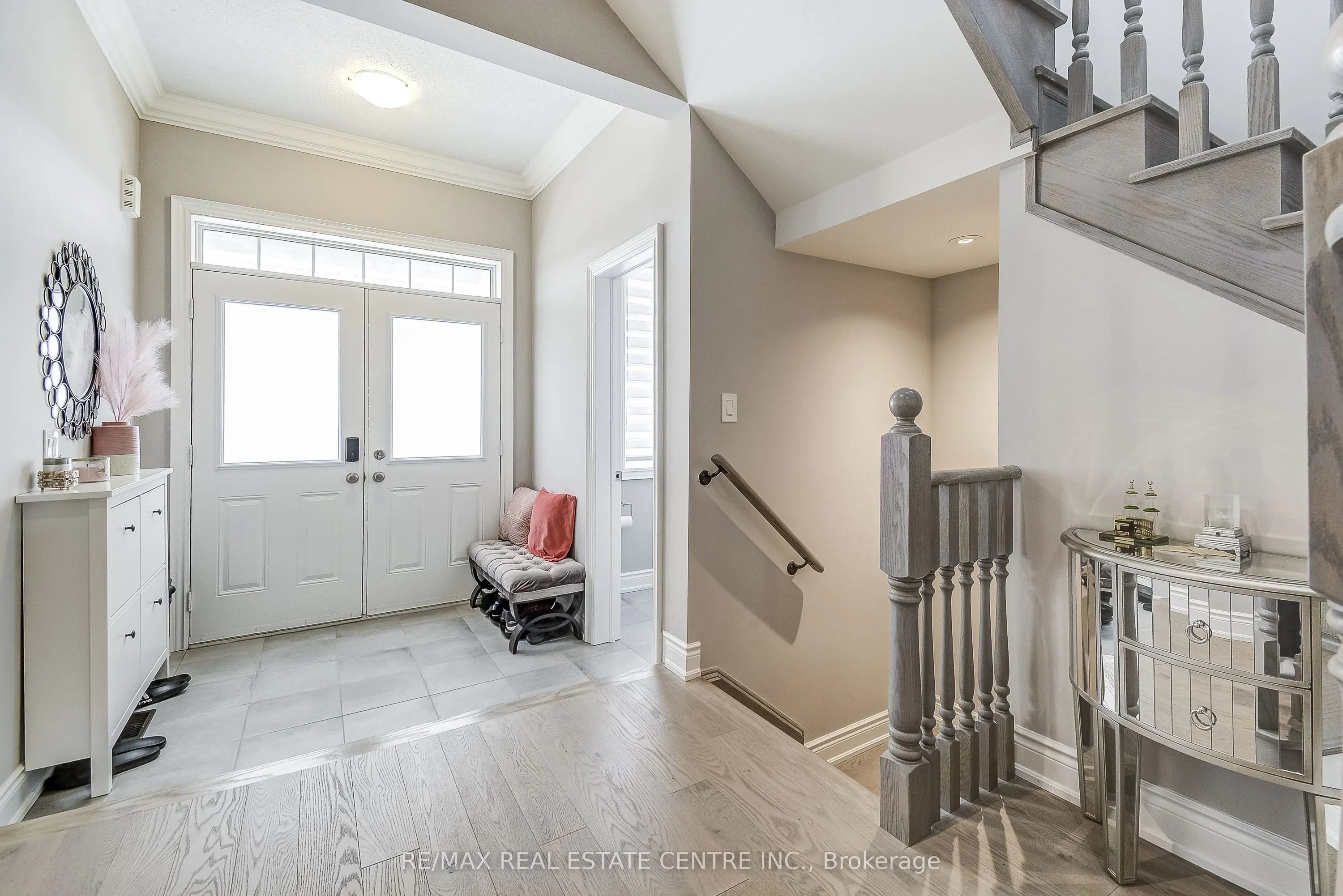 1578 Leger Way