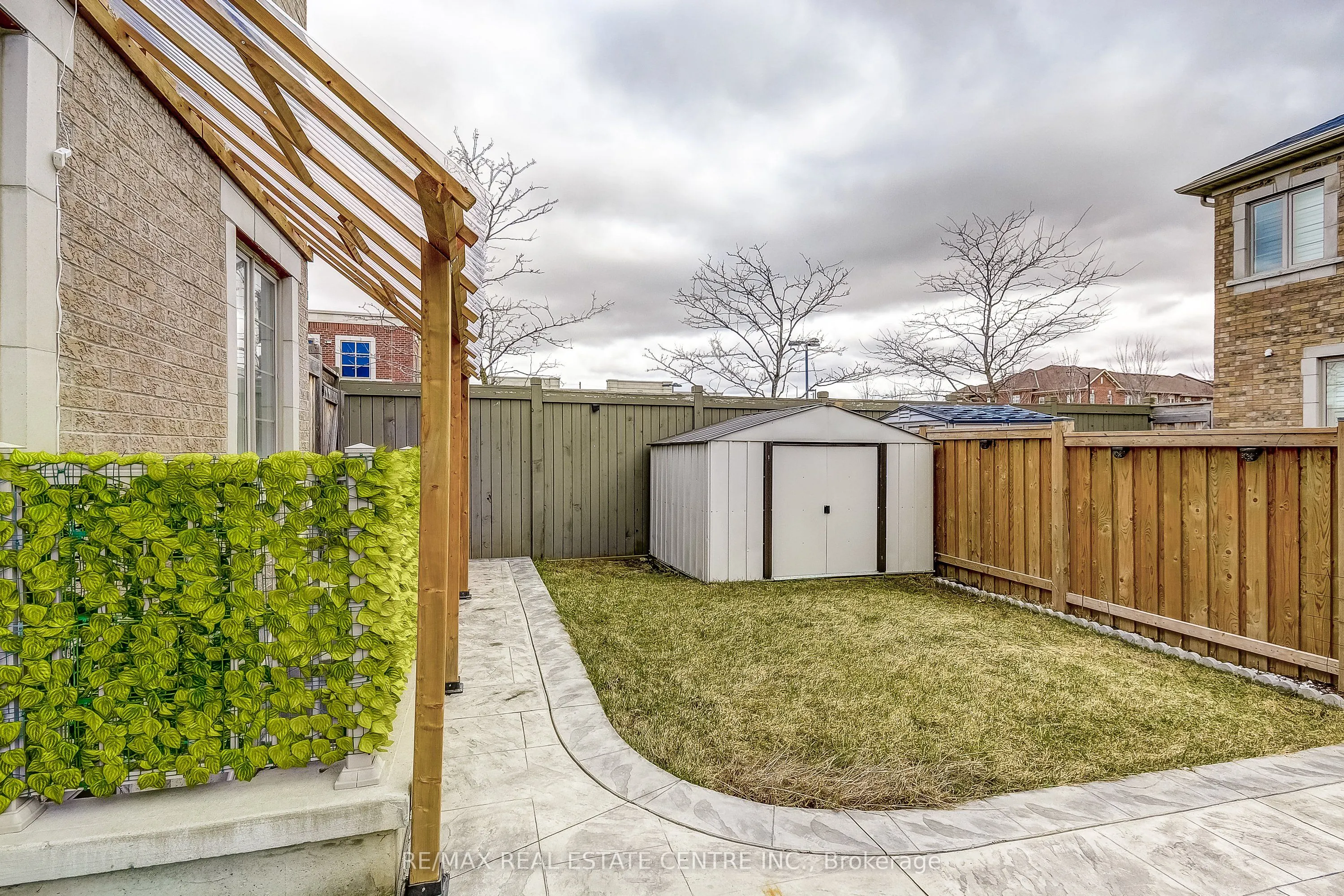 1578 Leger Way
