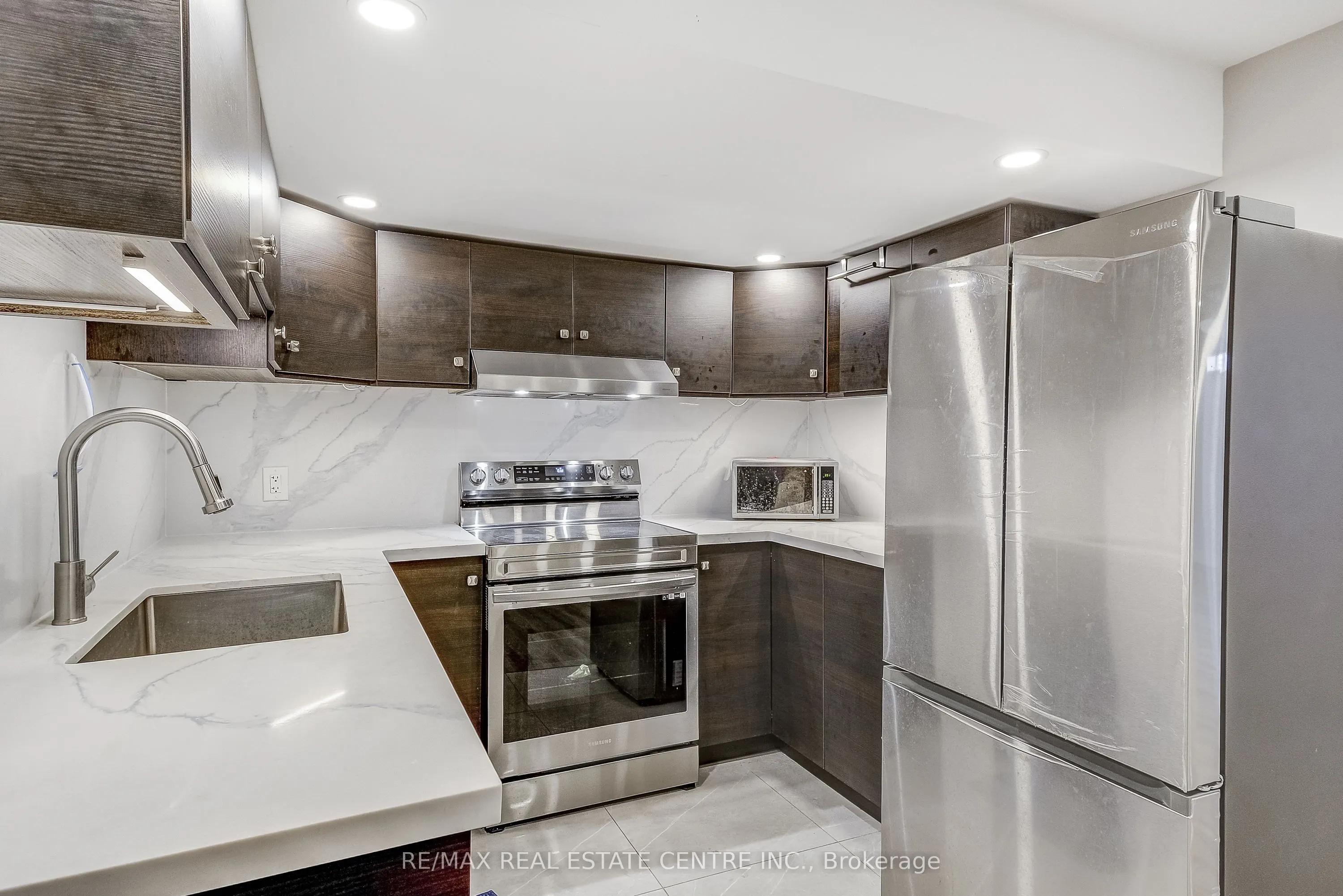 1578 Leger Way