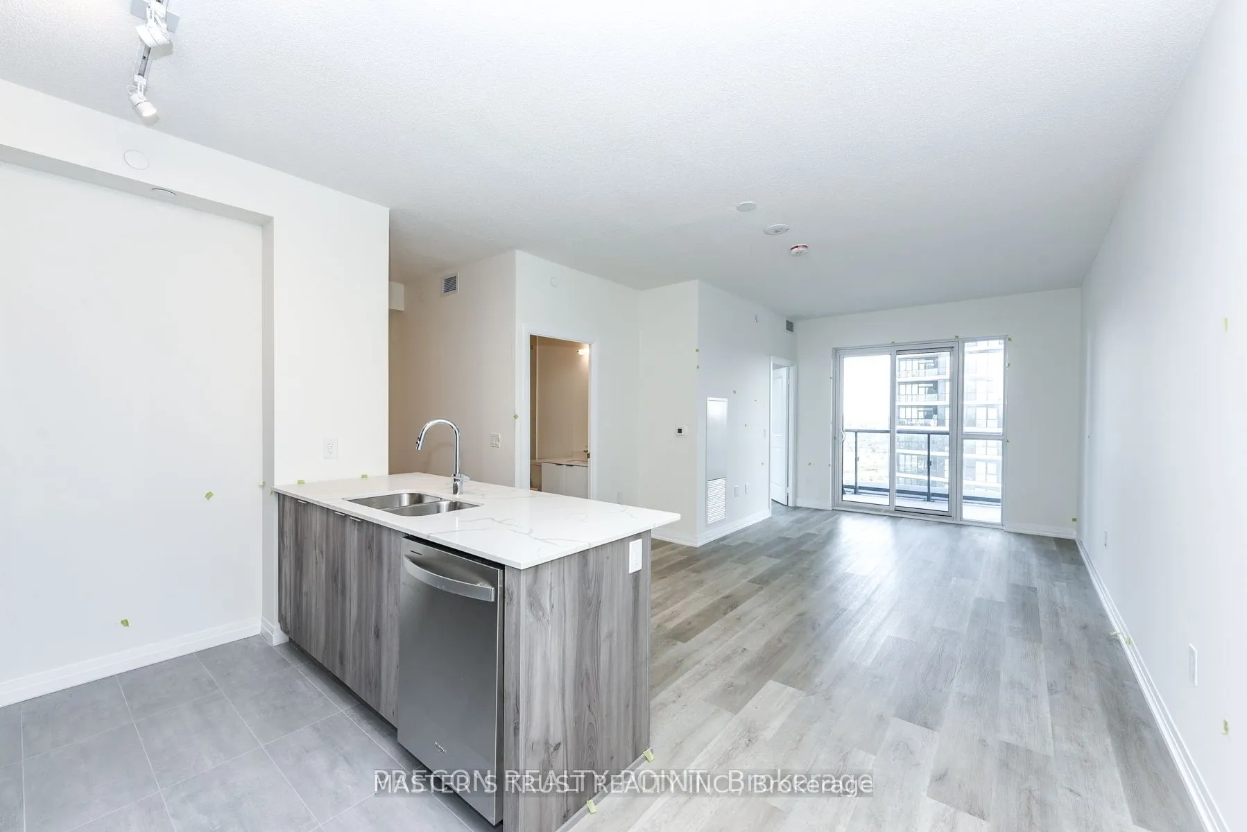 15 Watergarden Drive, #1305