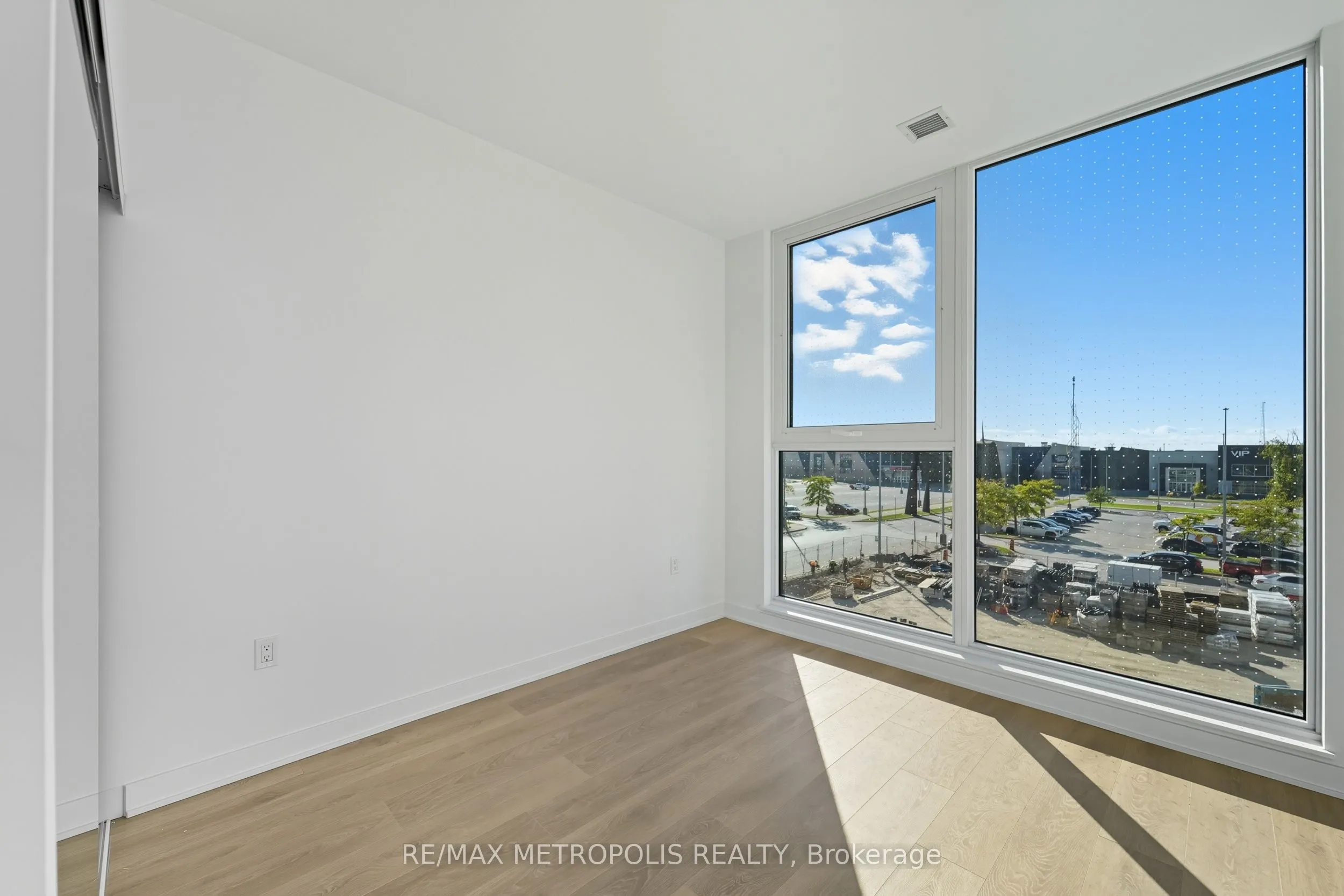 1037 The Queensway, #204