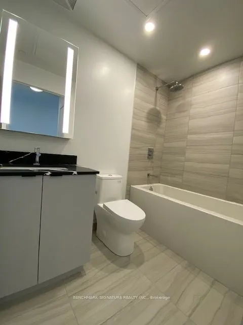 285 Dufferin Street, #725
