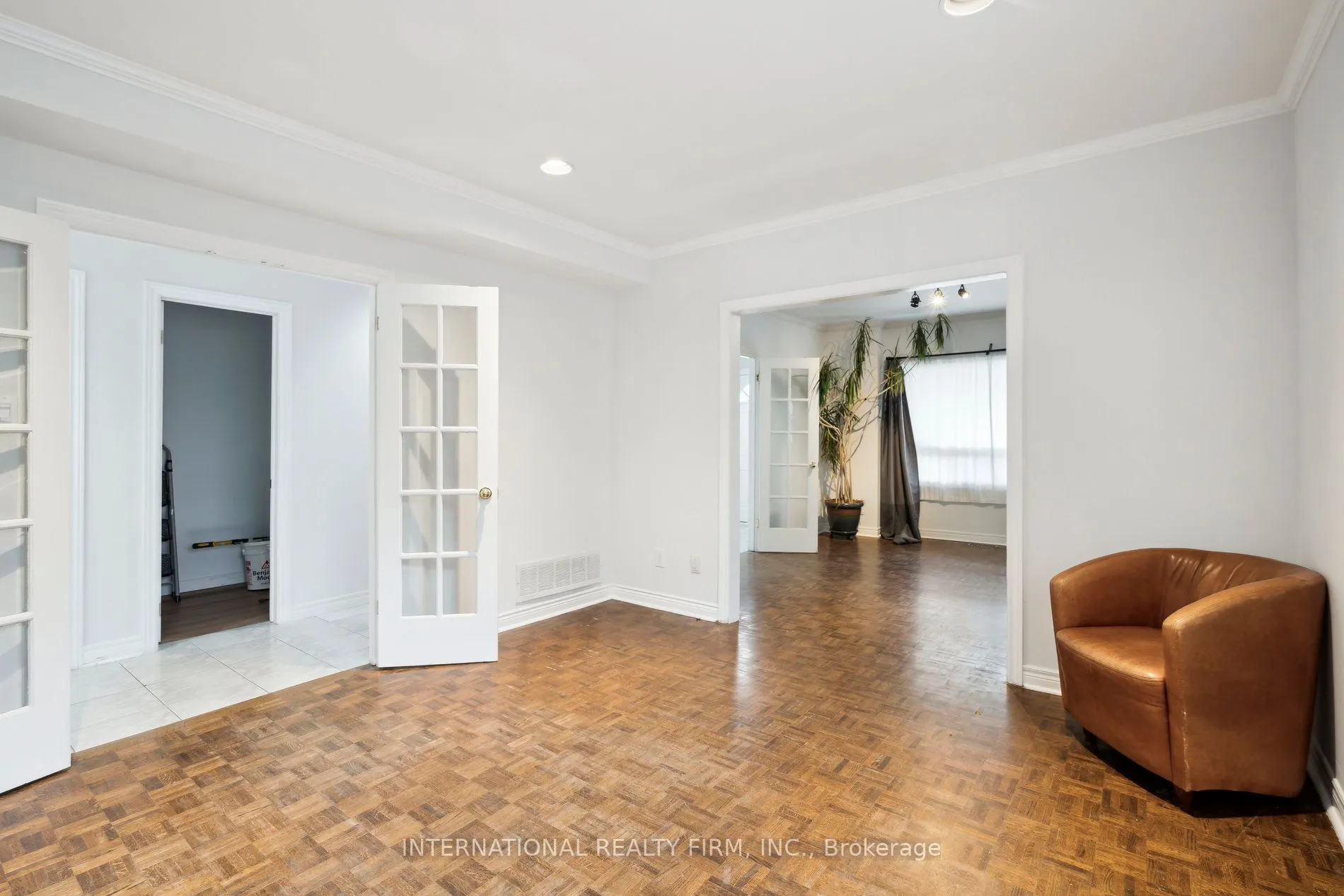 1928 Lawrence Avenue W