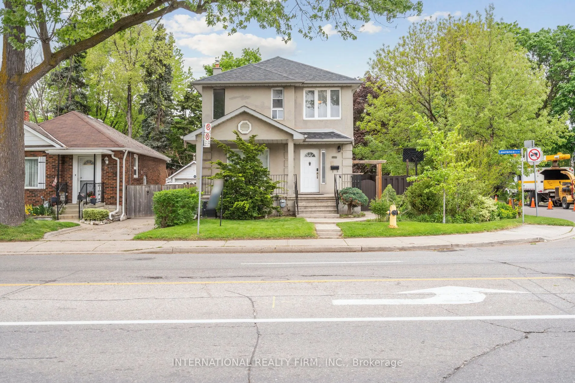 1928 Lawrence Avenue W