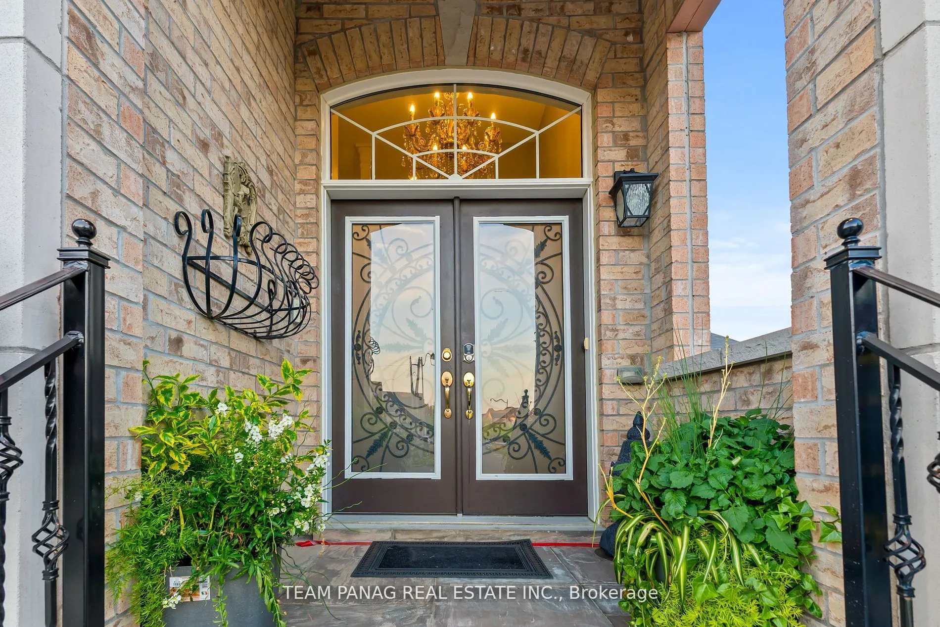 22 Cedarsprings Way