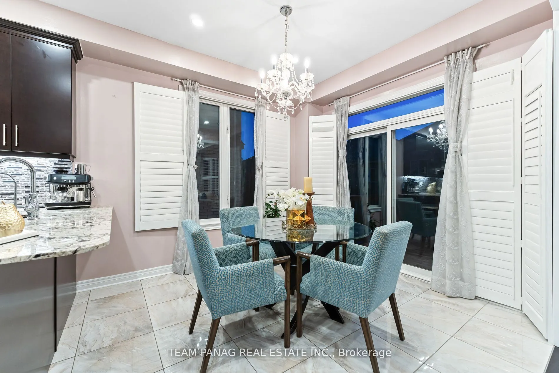 22 Cedarsprings Way