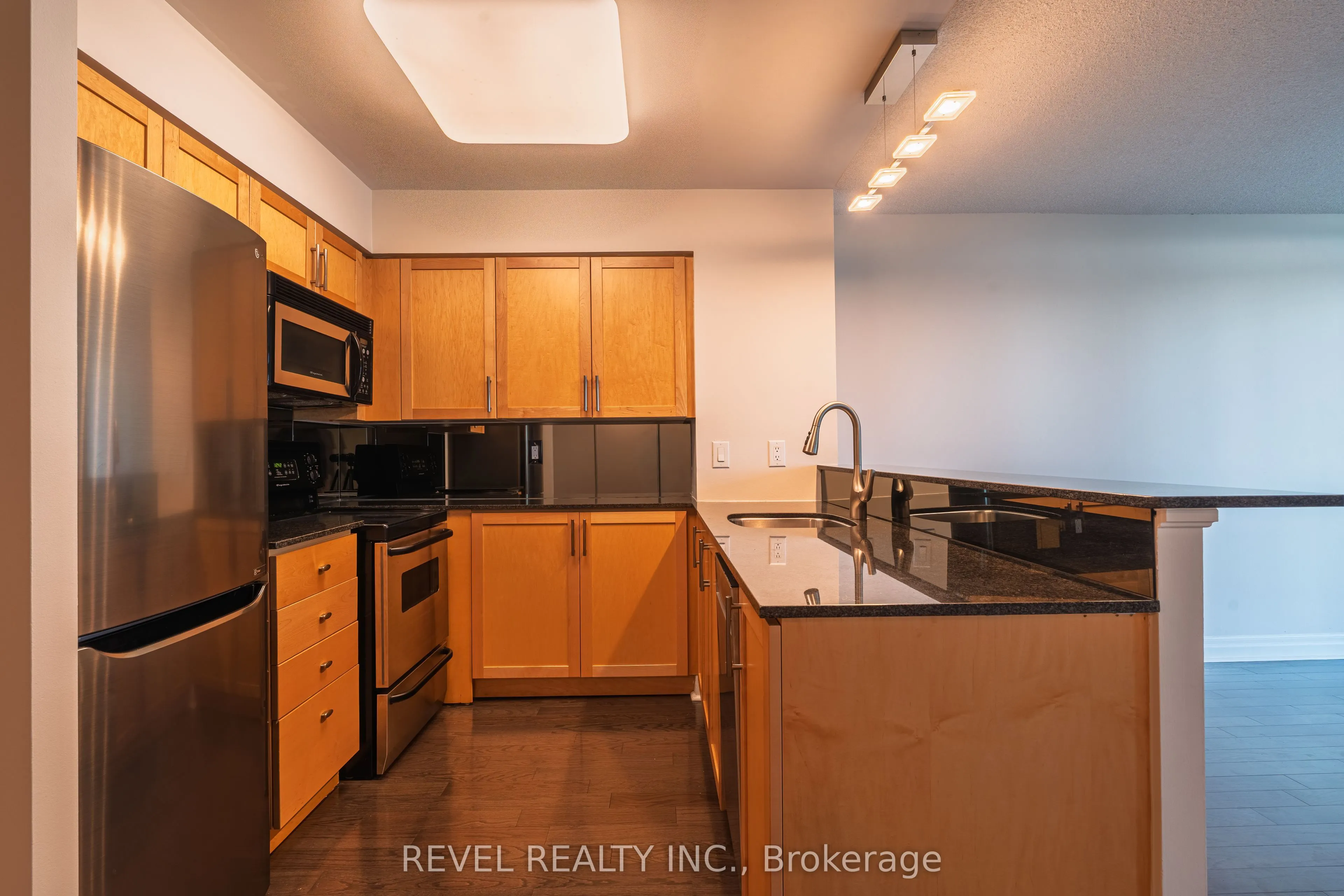 2121 Lake Shore Boulevard W, #801