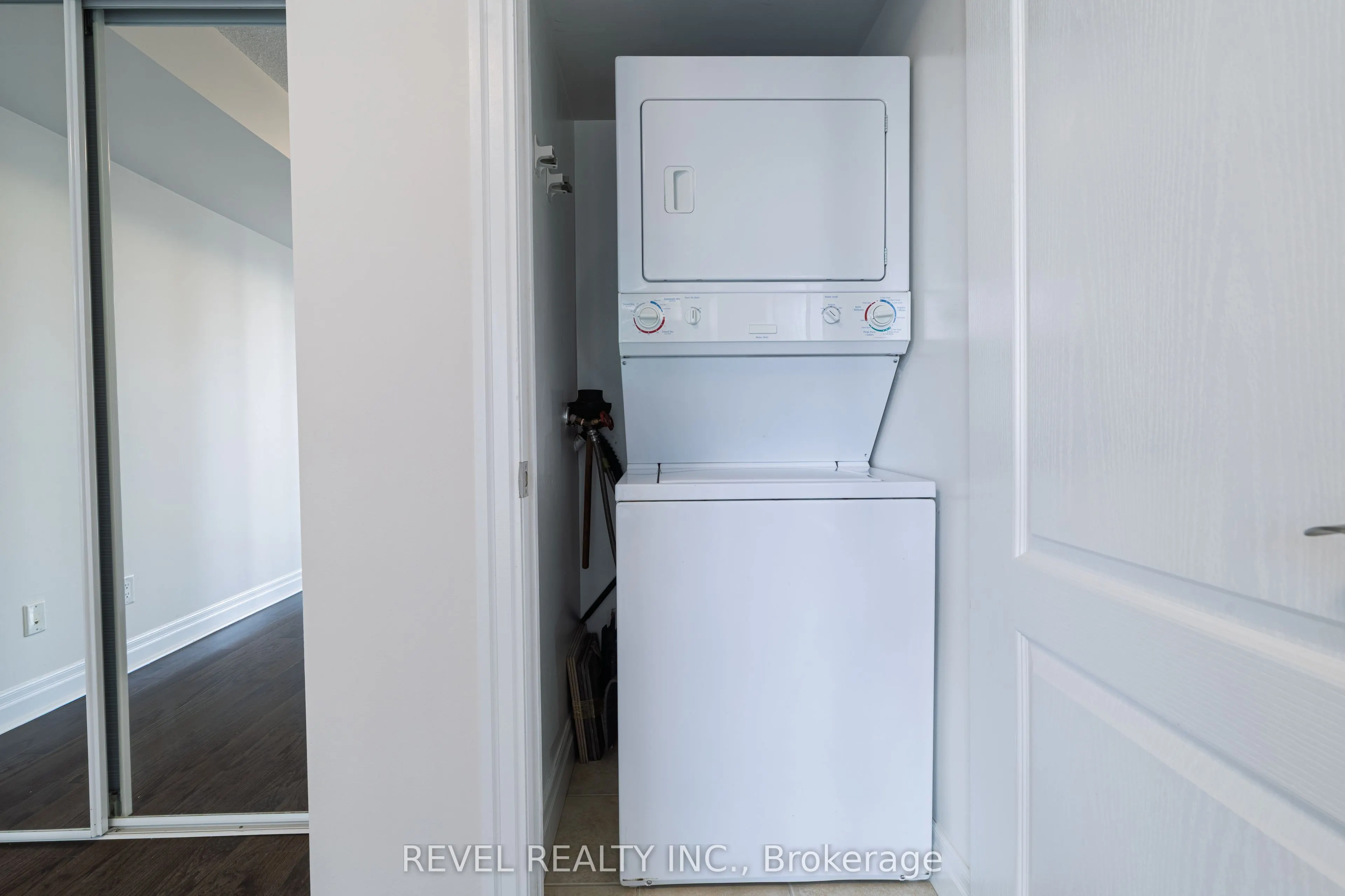 2121 Lake Shore Boulevard W, #801