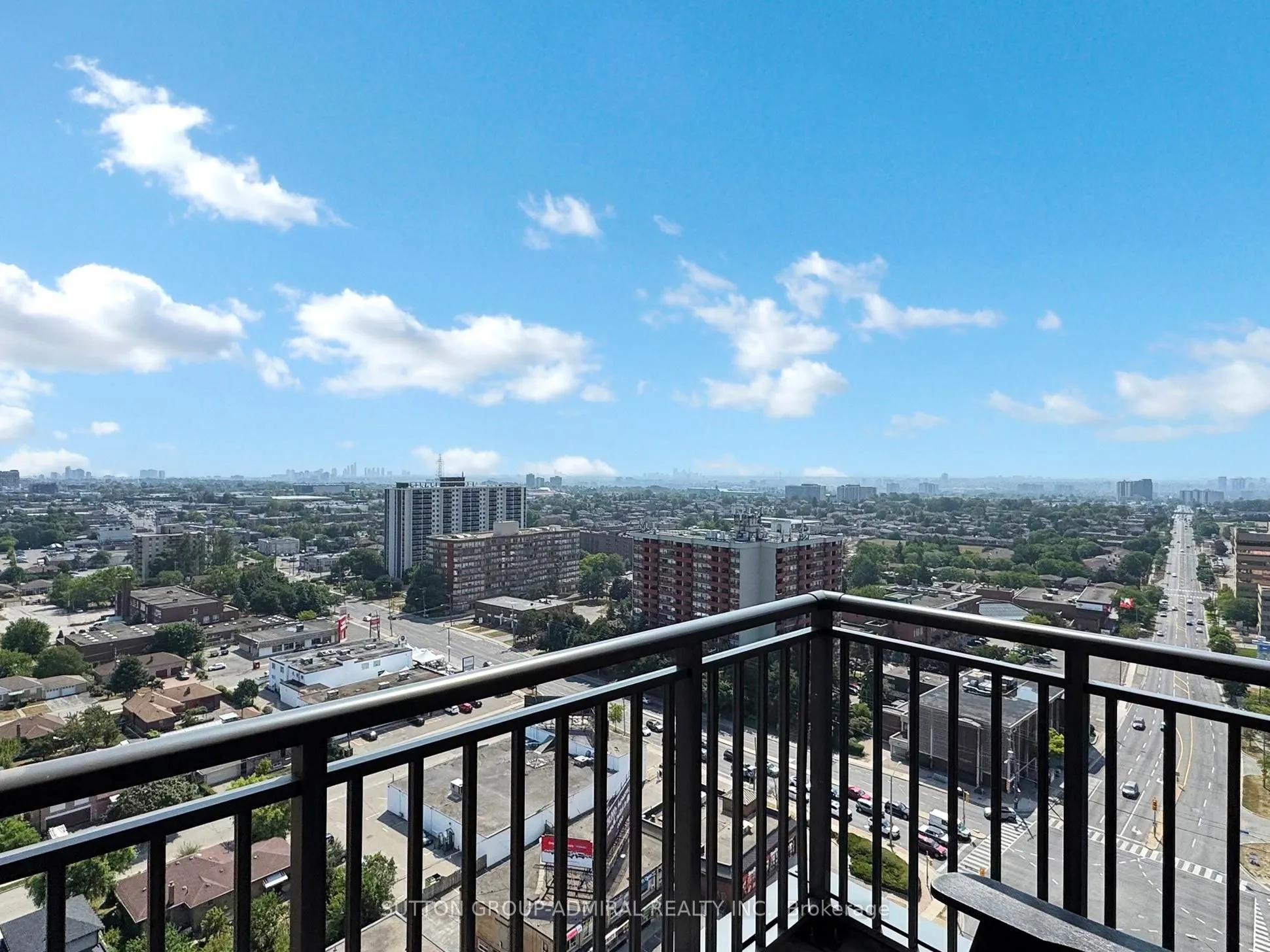 800 Lawrence Avenue W, #2017