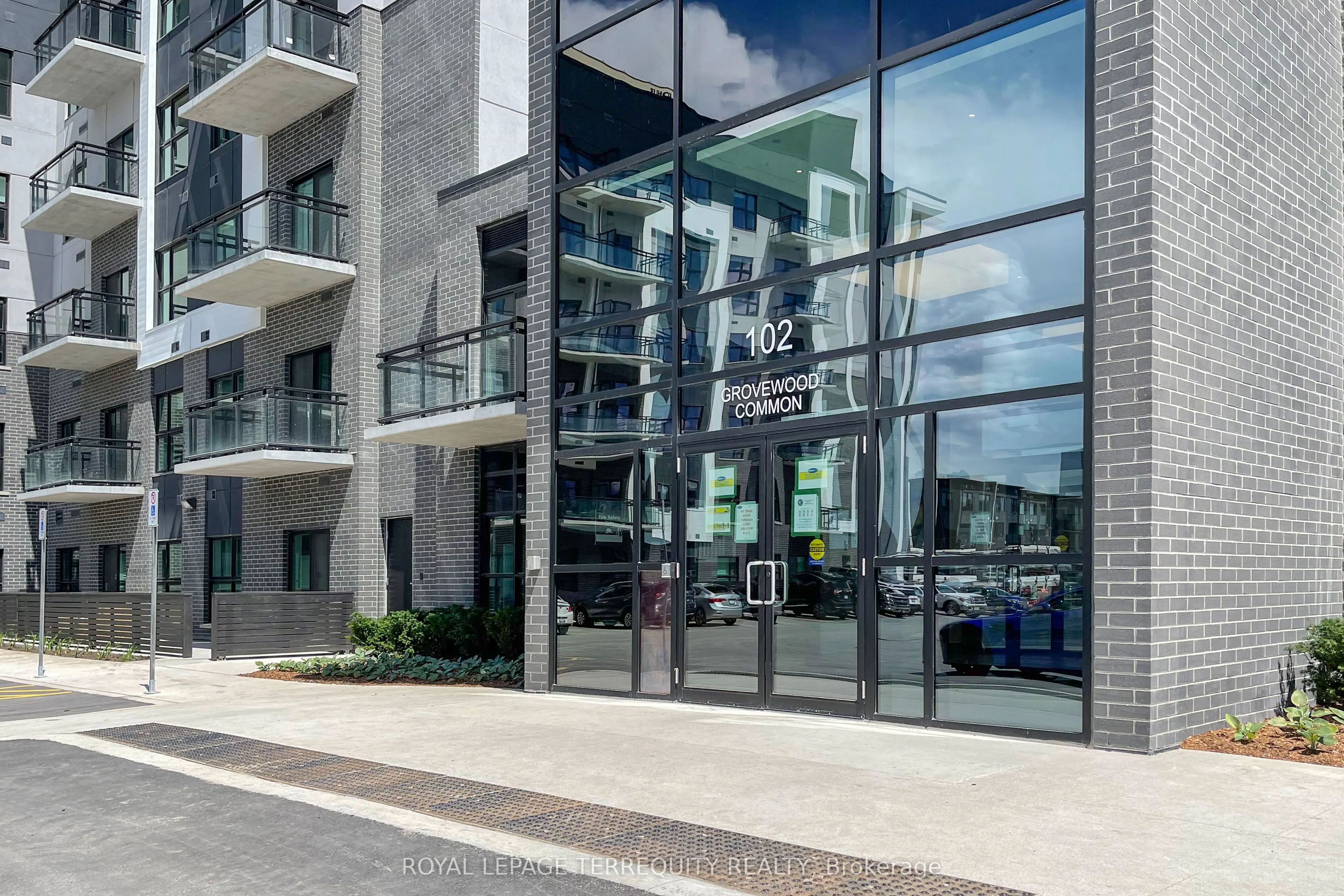 102 Grovewood Common, #3