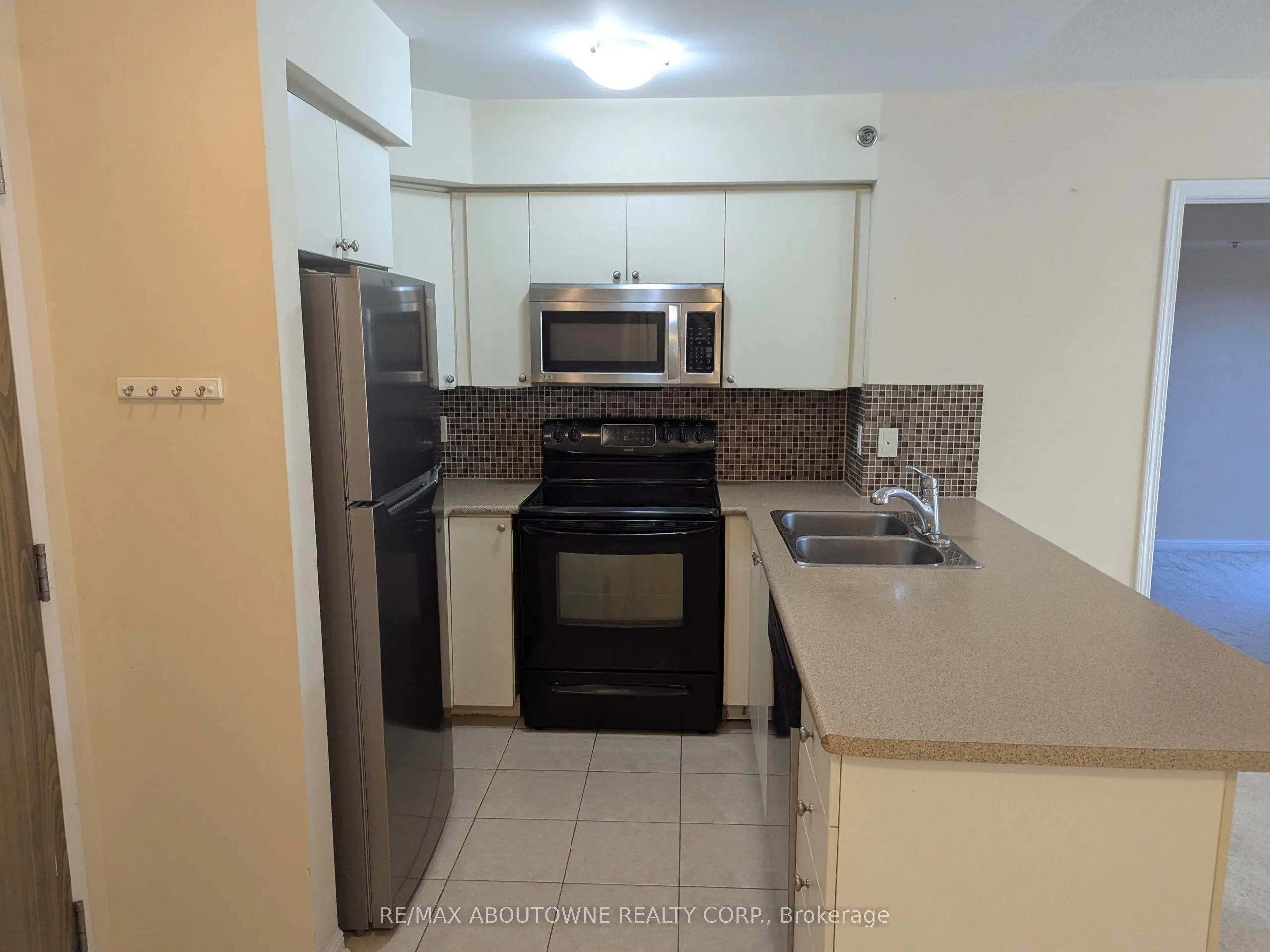 3070 Rotary Way, #118