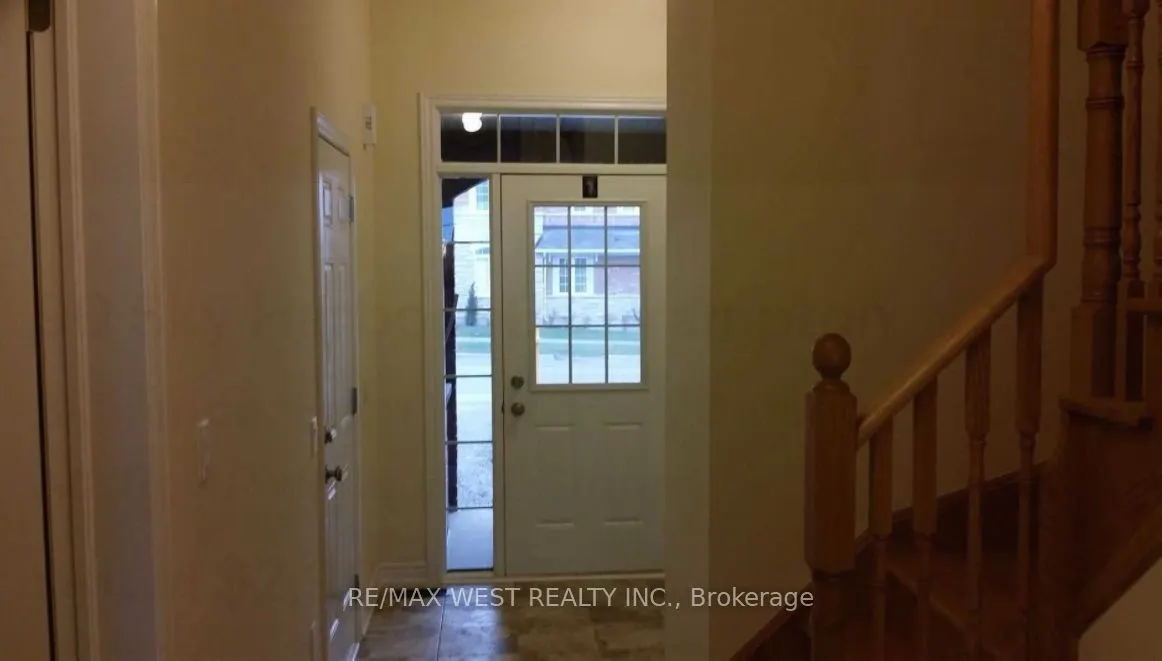90 SKY HARBOUR Drive