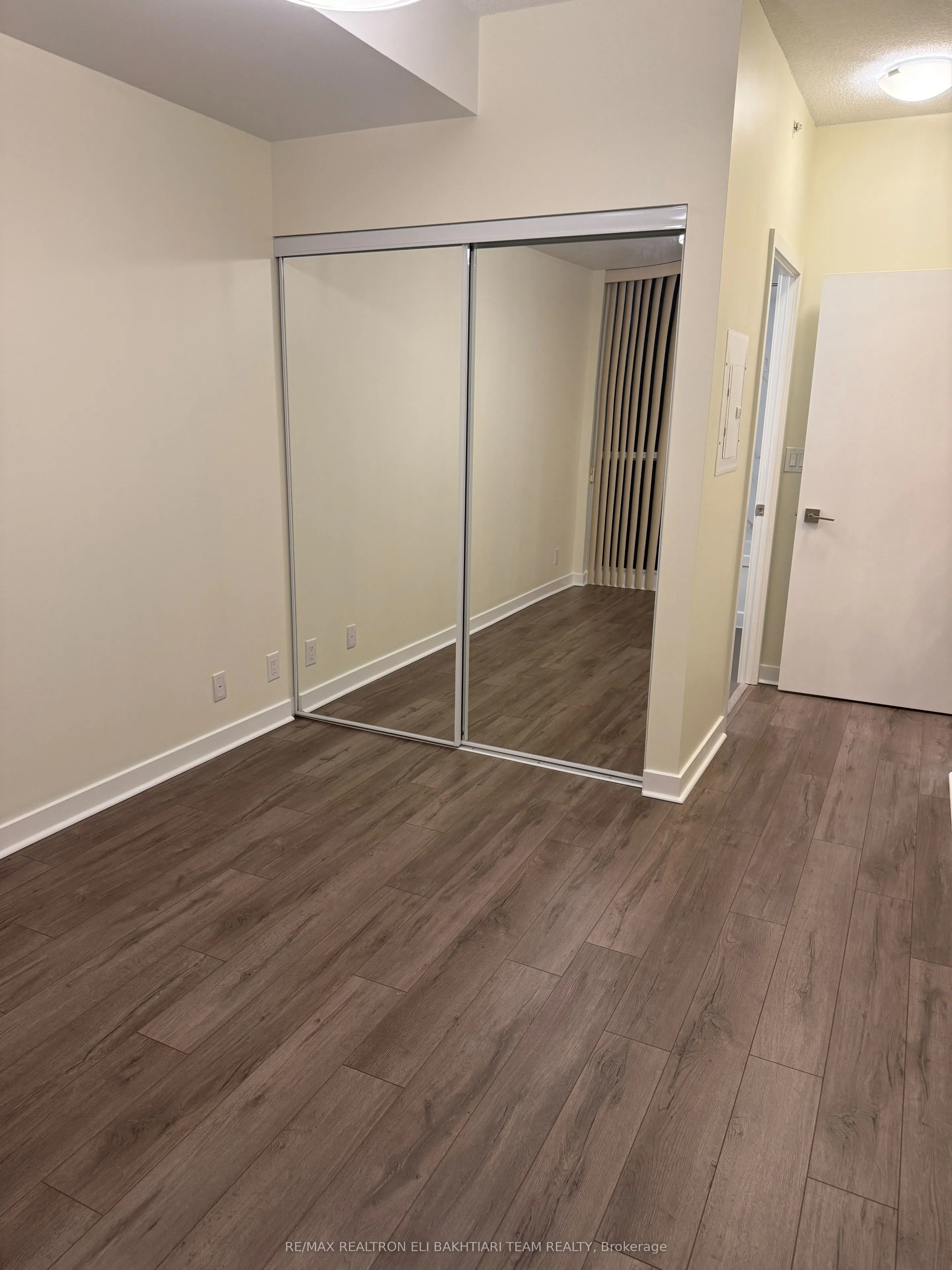 3985 Grand Park Drive, #1806