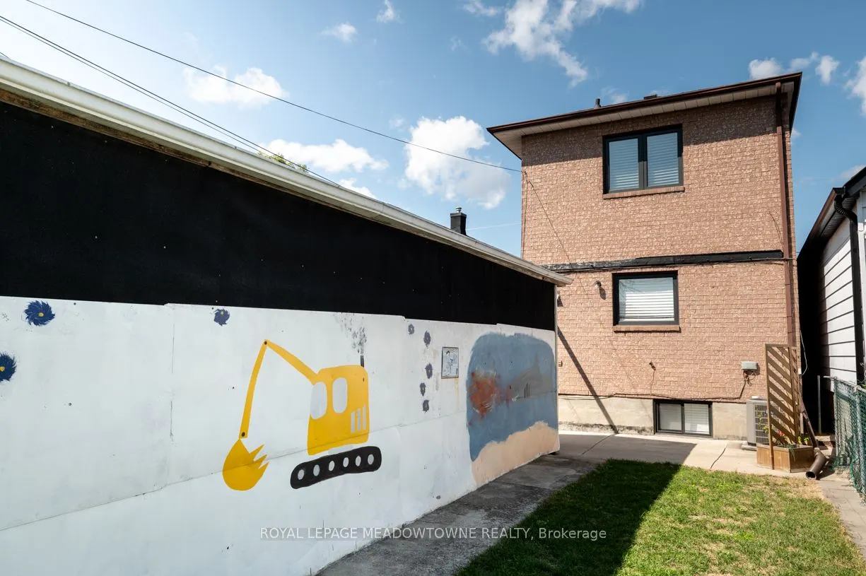 17 Kersdale Avenue