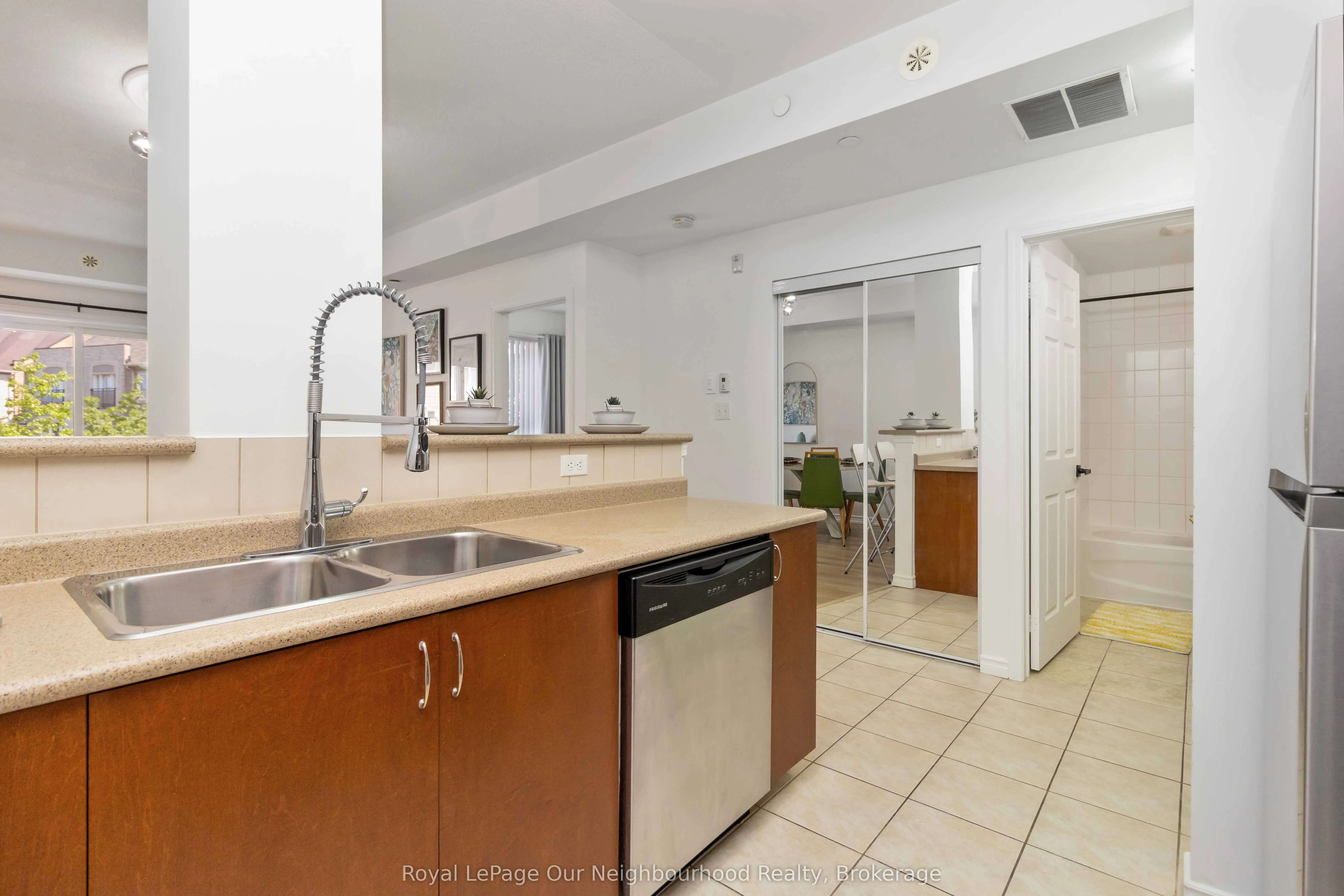 3075 Thomas Street, #201