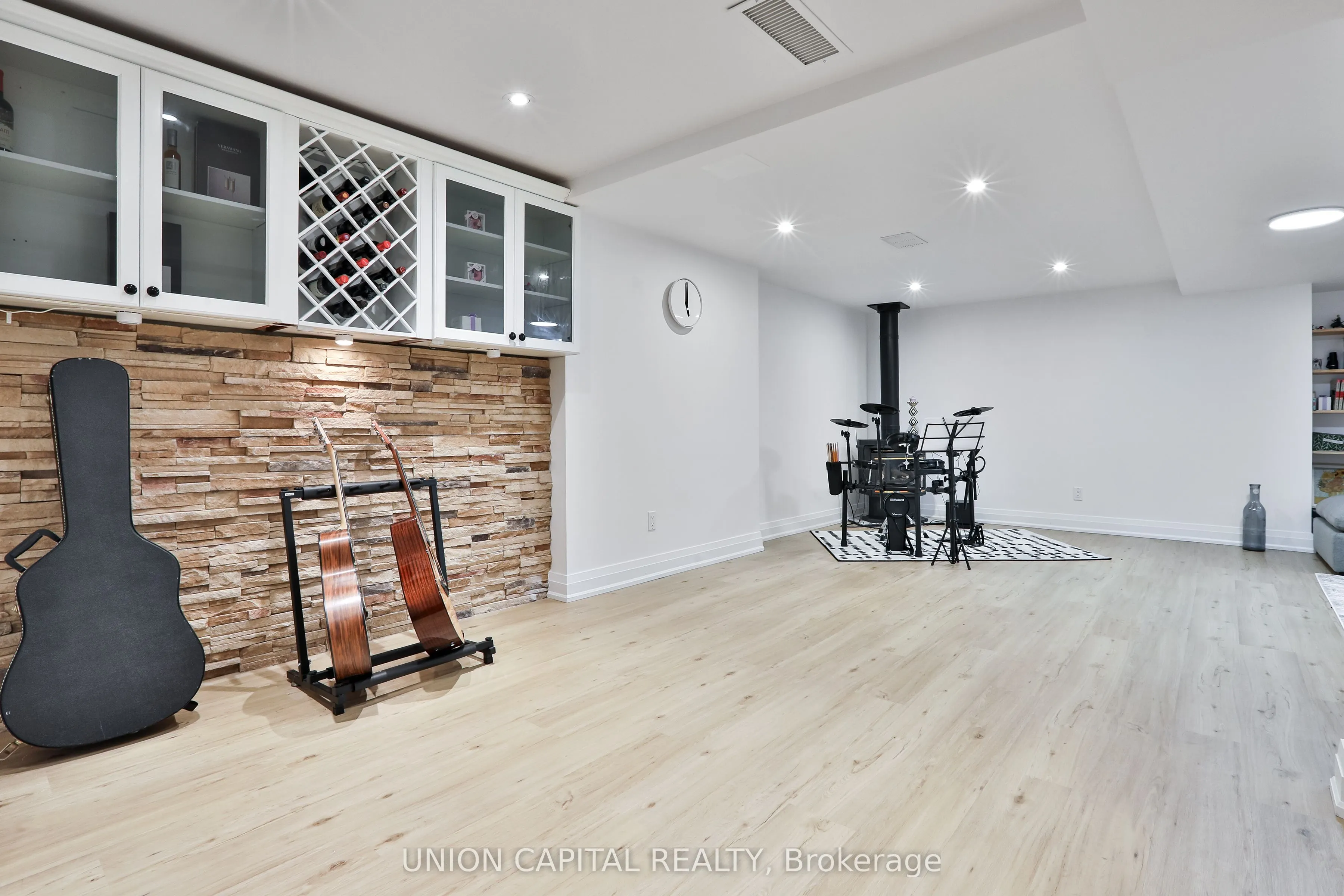 168 Kingsbridge Garden Circle