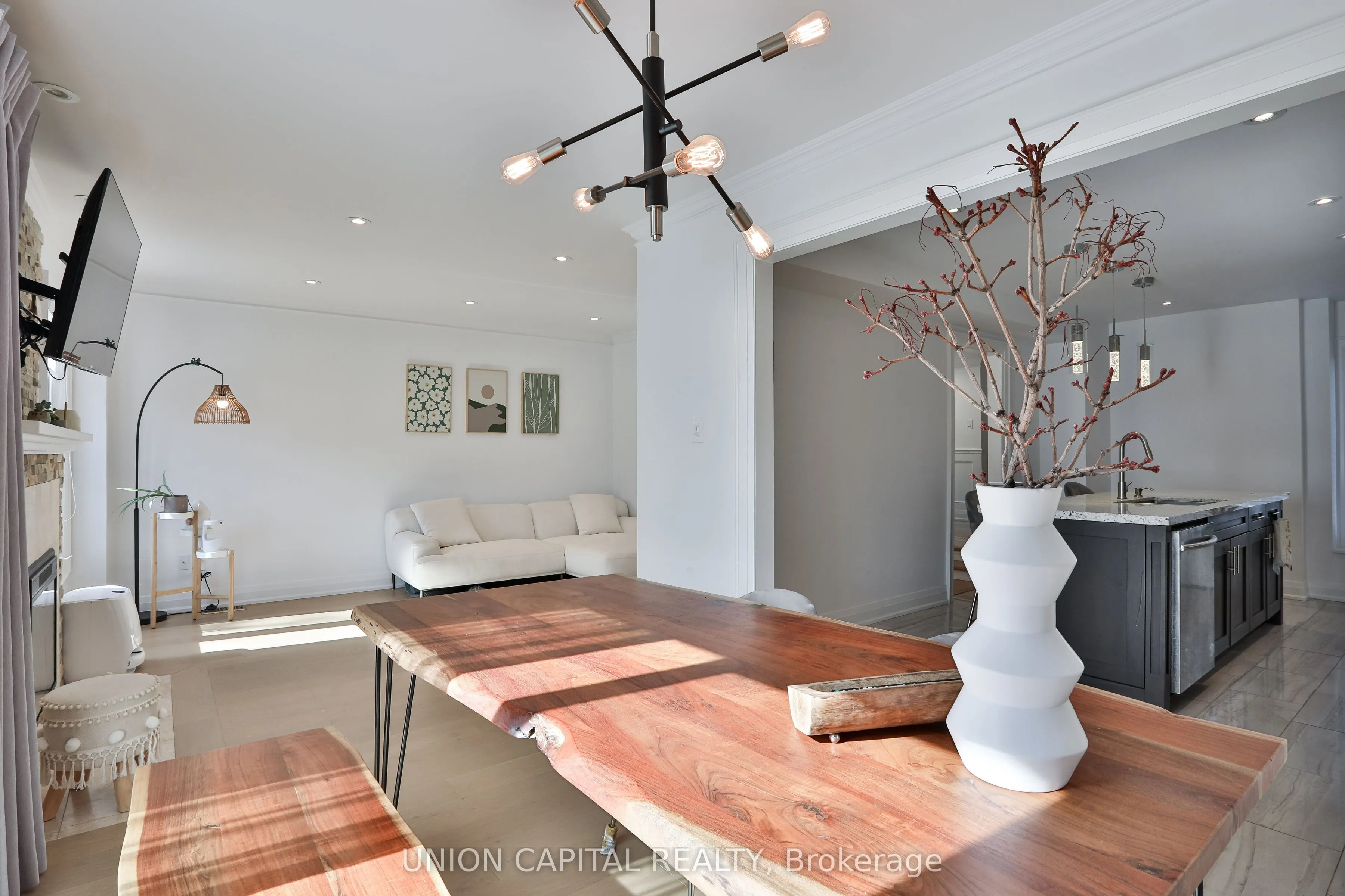 168 Kingsbridge Garden Circle
