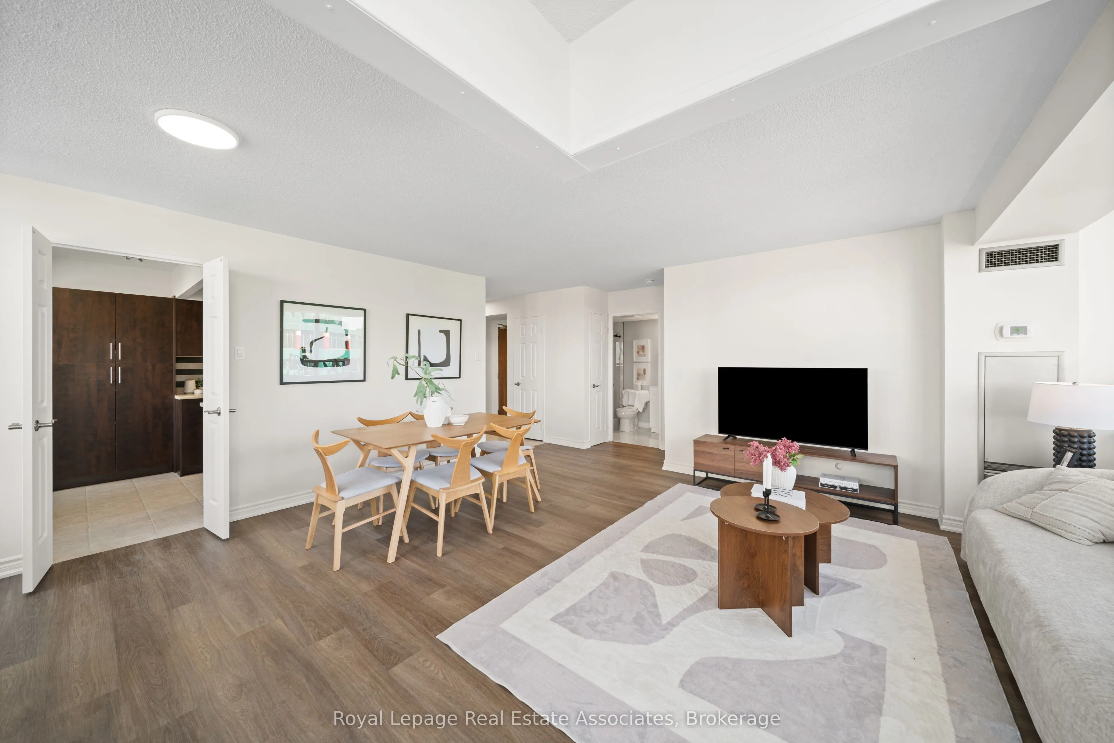 50 Kingsbridge Garden Circle, #1206